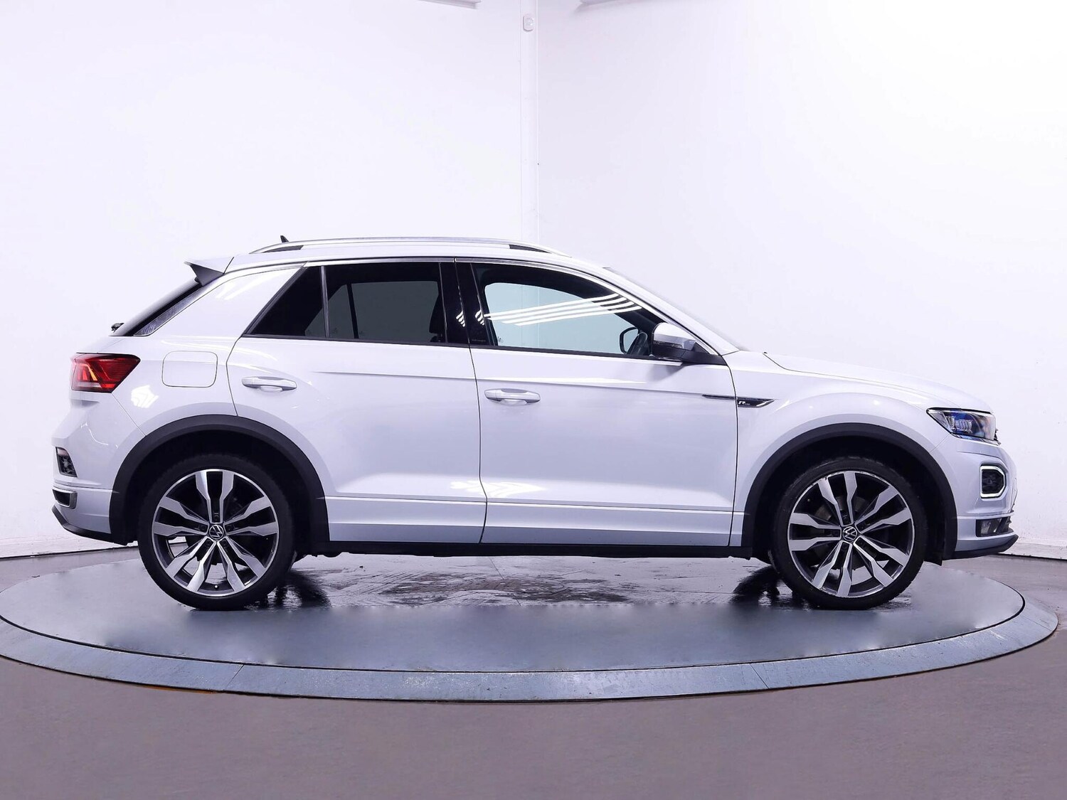 Used Volkswagen T-Roc 2021 for sale - 76742505: Photo 8