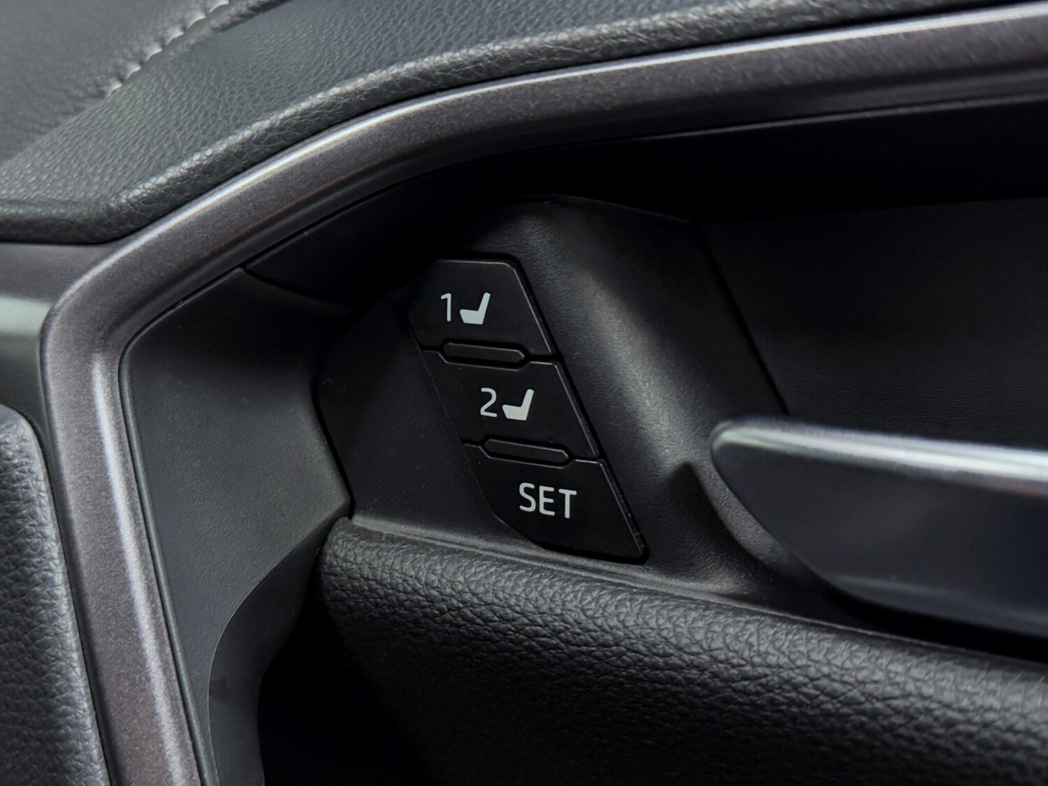 Used Toyota RAV4 2024 for sale - 76360083: Photo 17