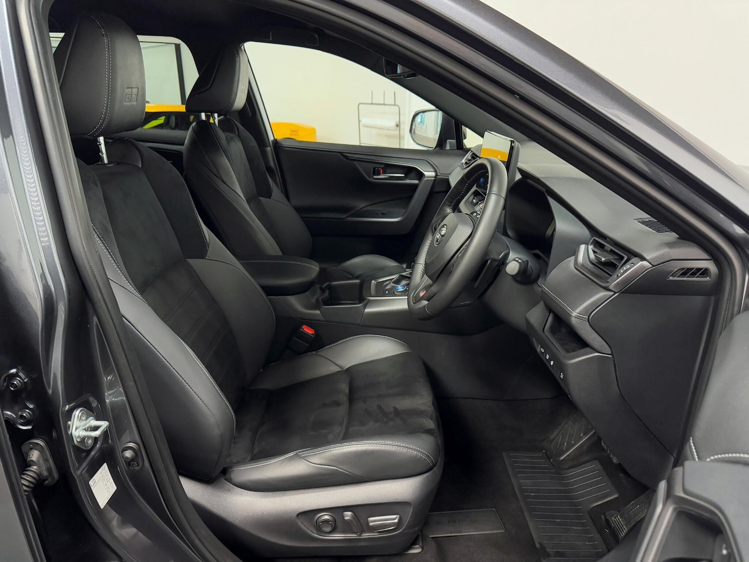 Used Toyota RAV4 2024 for sale - 76360083: Photo 21