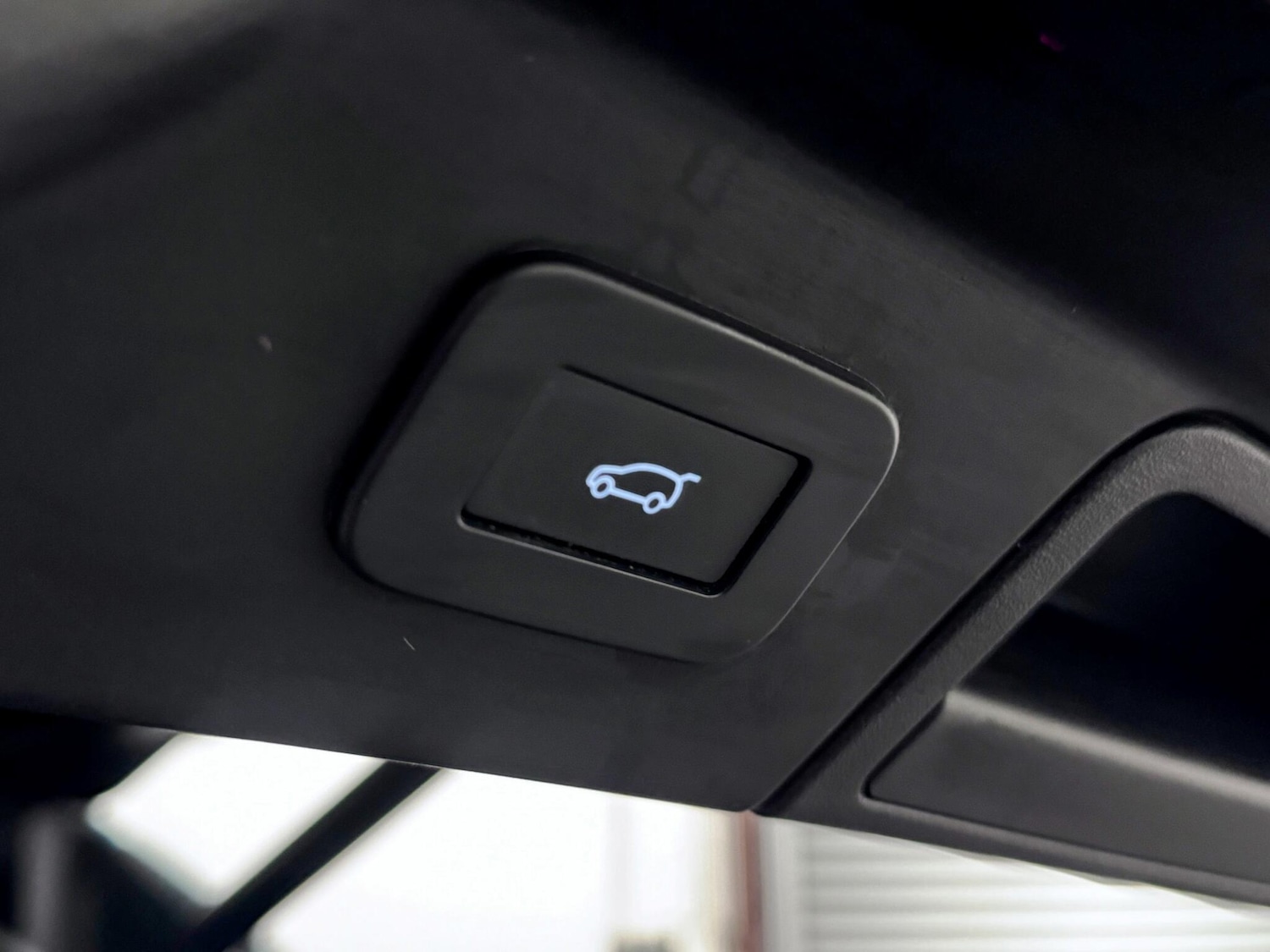 Used Land Rover Range Rover Velar 2023 for sale - 76659157: Photo 13