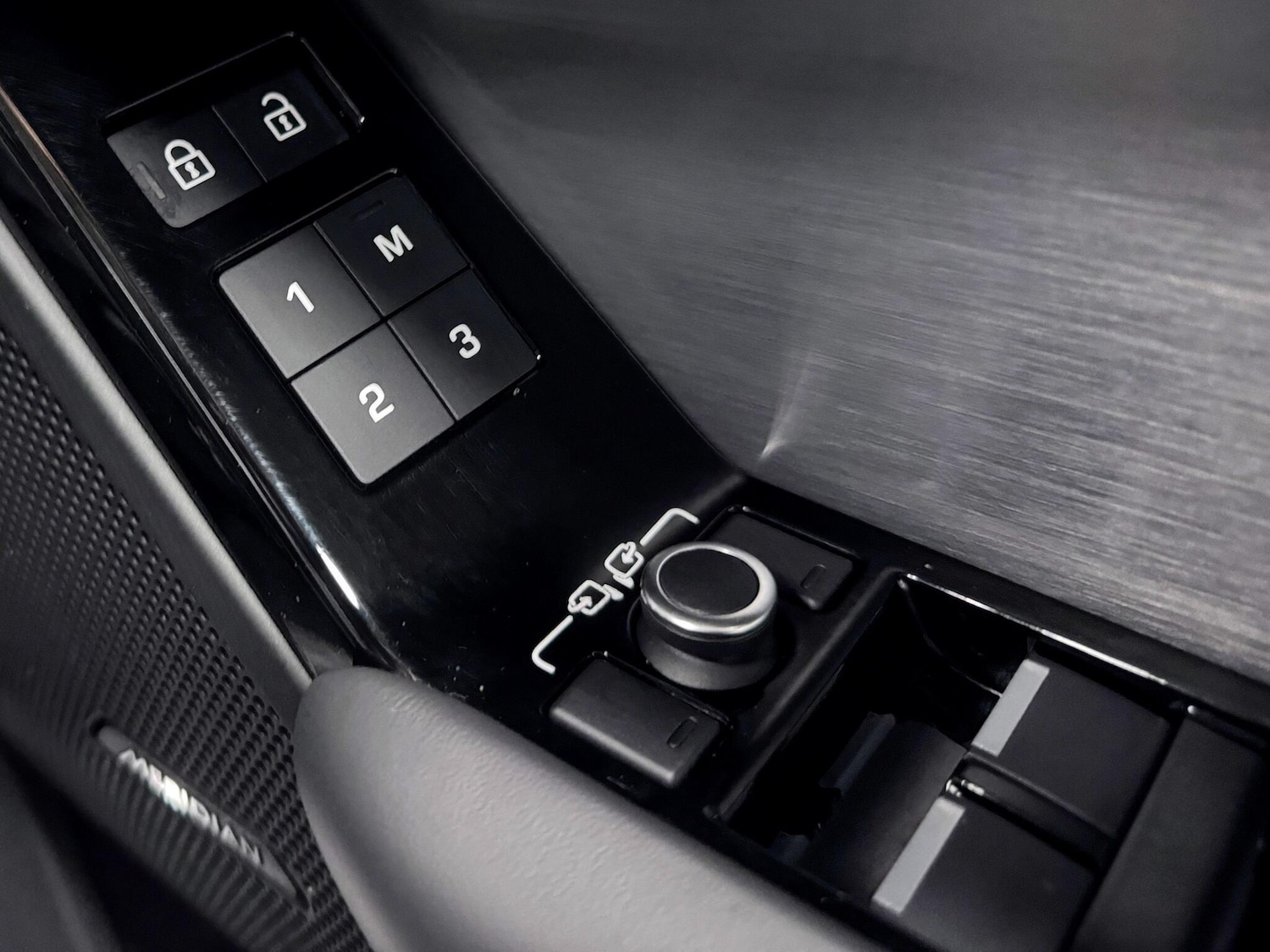 Used Land Rover Range Rover Velar 2023 for sale - 76659157: Photo 16