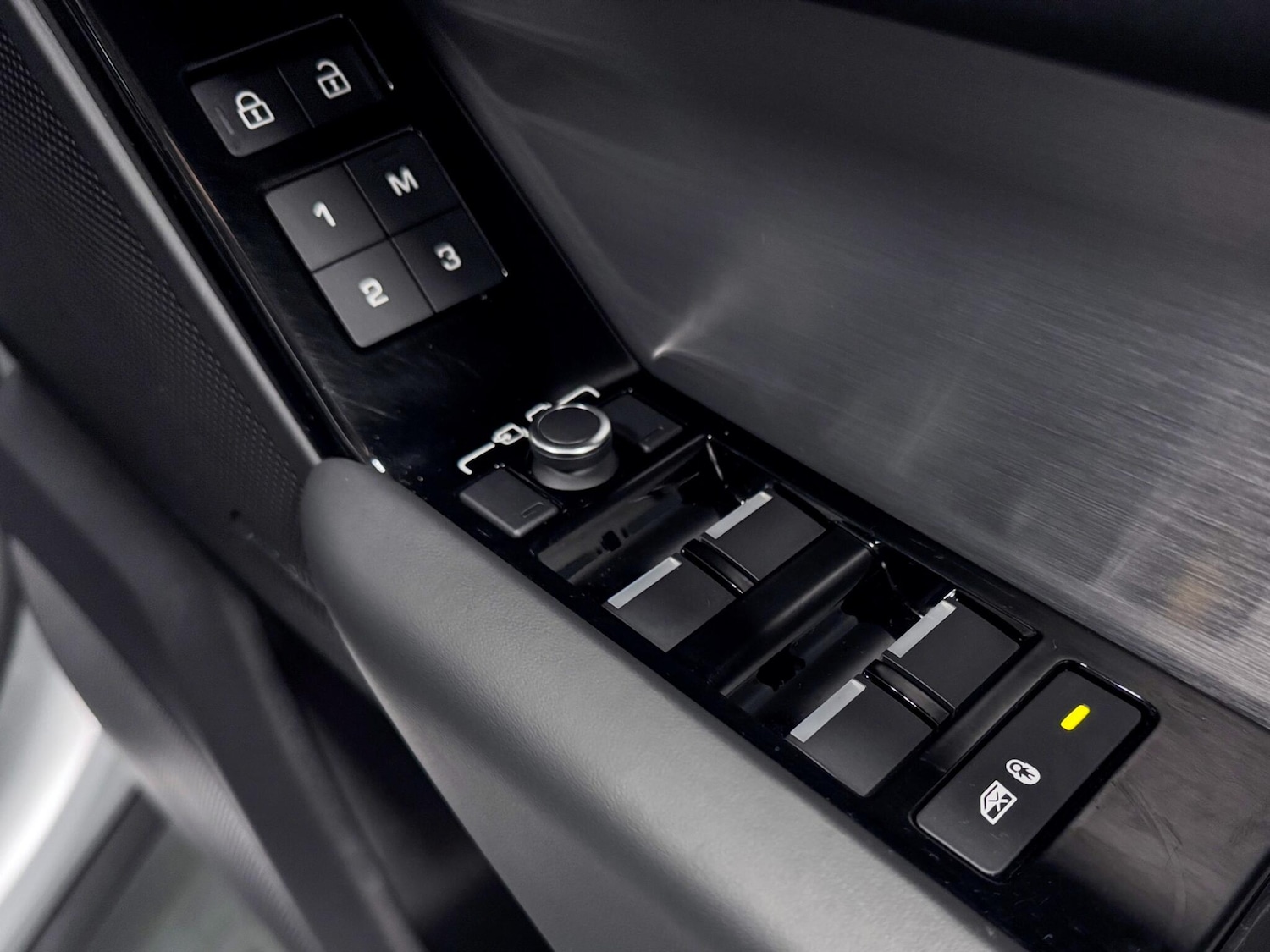 Used Land Rover Range Rover Velar 2023 for sale - 76659157: Photo 17