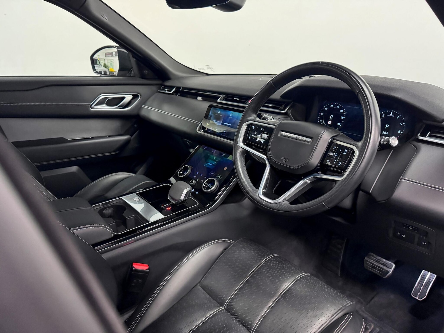 Used Land Rover Range Rover Velar 2023 for sale - 76659157: Photo 19