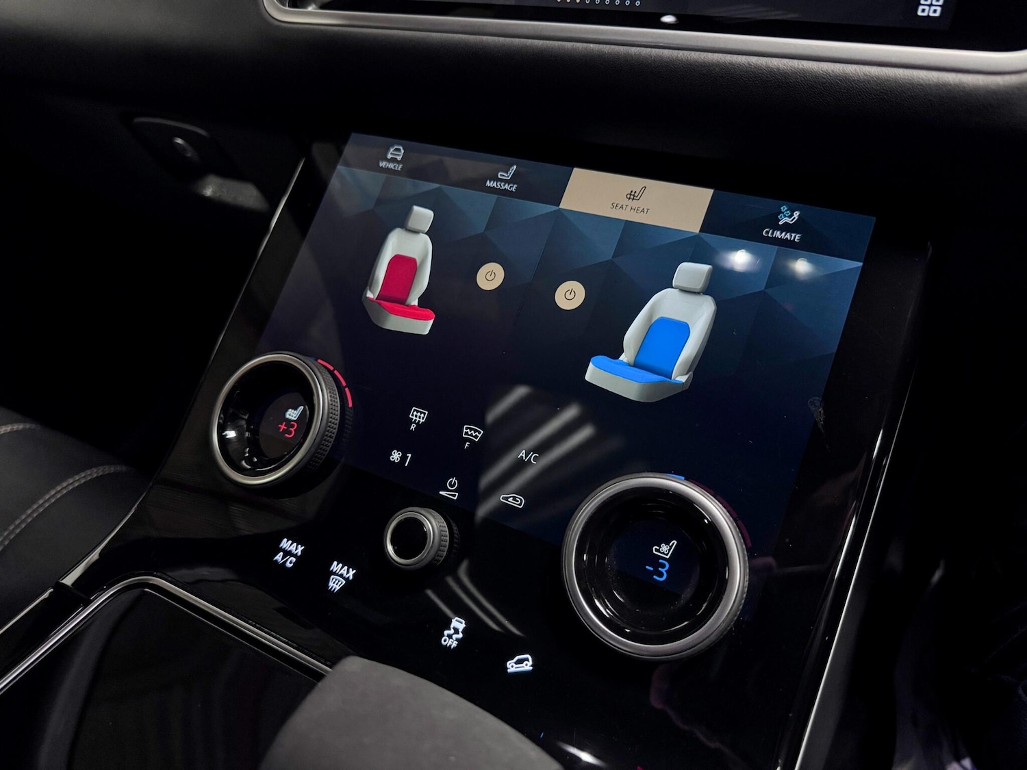 Used Land Rover Range Rover Velar 2023 for sale - 76659157: Photo 32