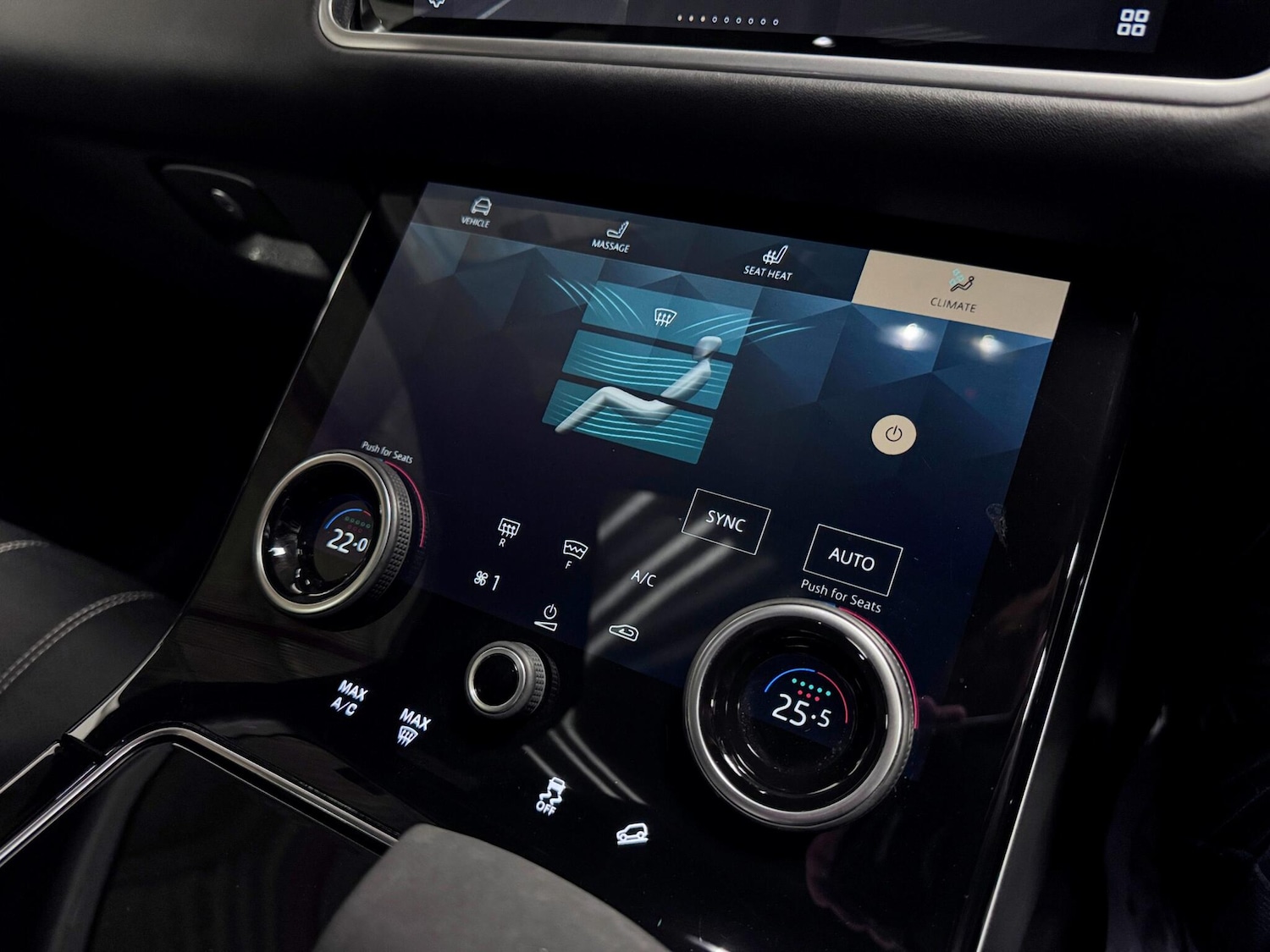 Used Land Rover Range Rover Velar 2023 for sale - 76659157: Photo 33