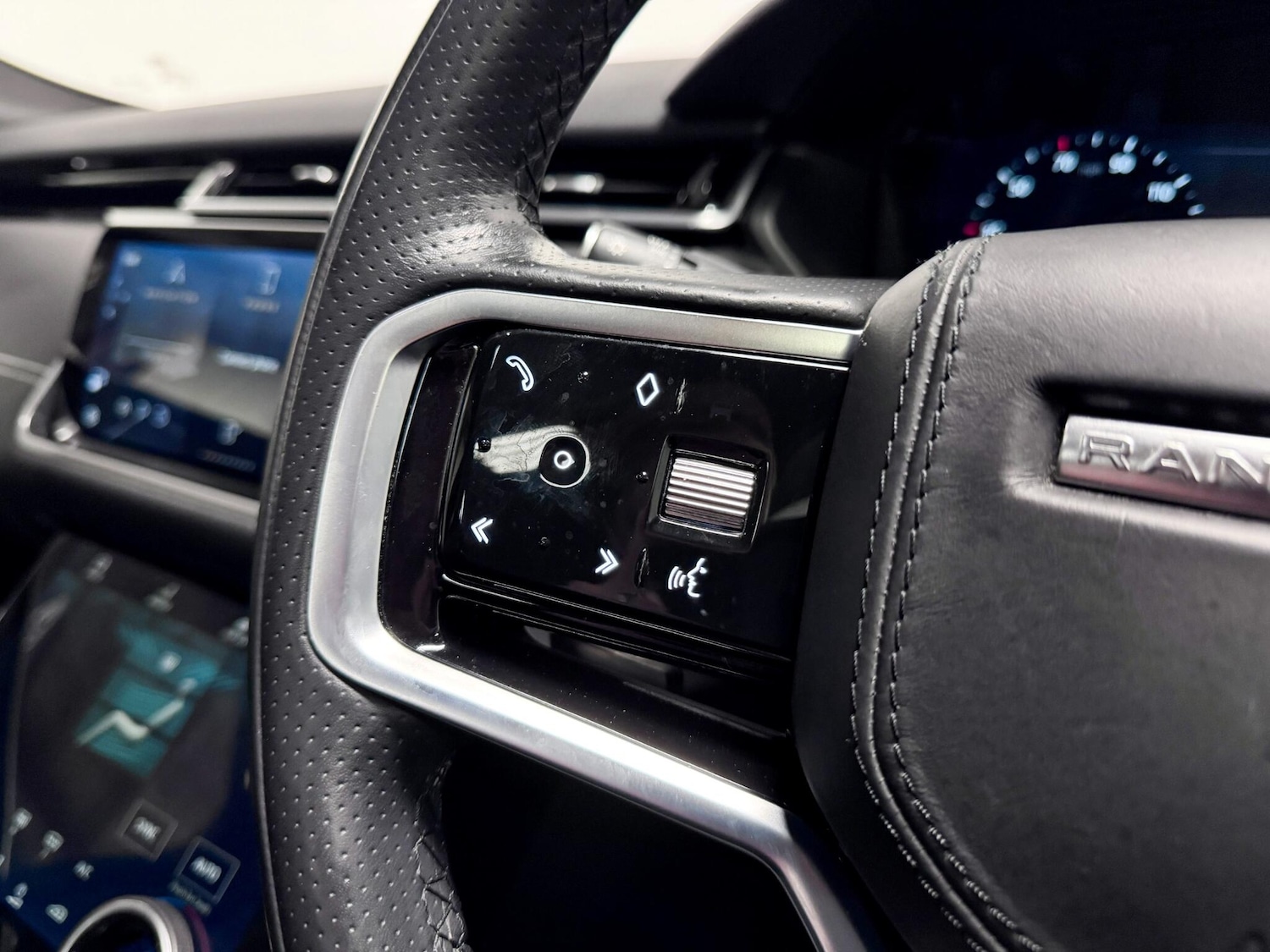 Used Land Rover Range Rover Velar 2023 for sale - 76659157: Photo 36