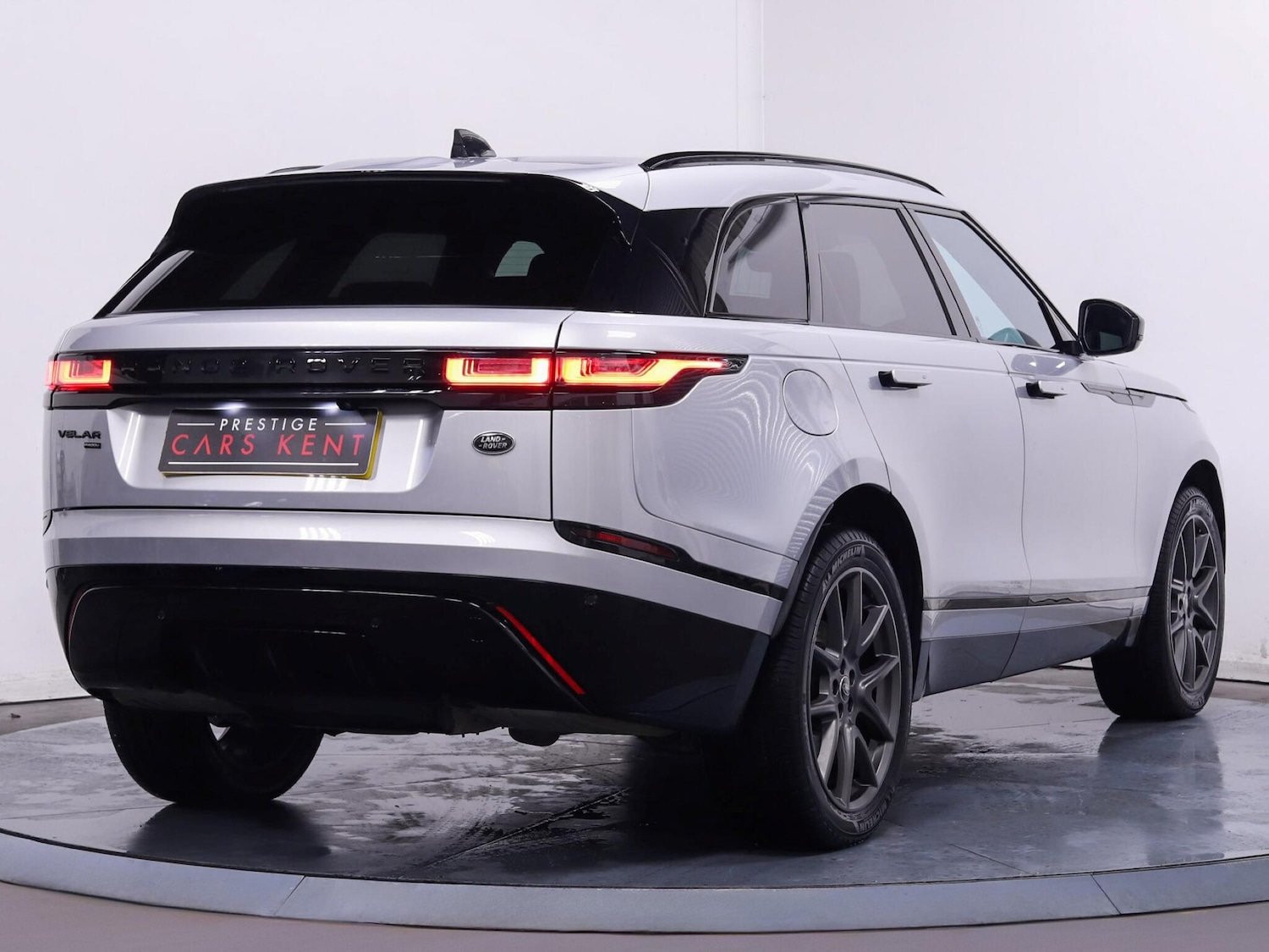 Used Land Rover Range Rover Velar 2023 for sale - 76659157: Photo 9