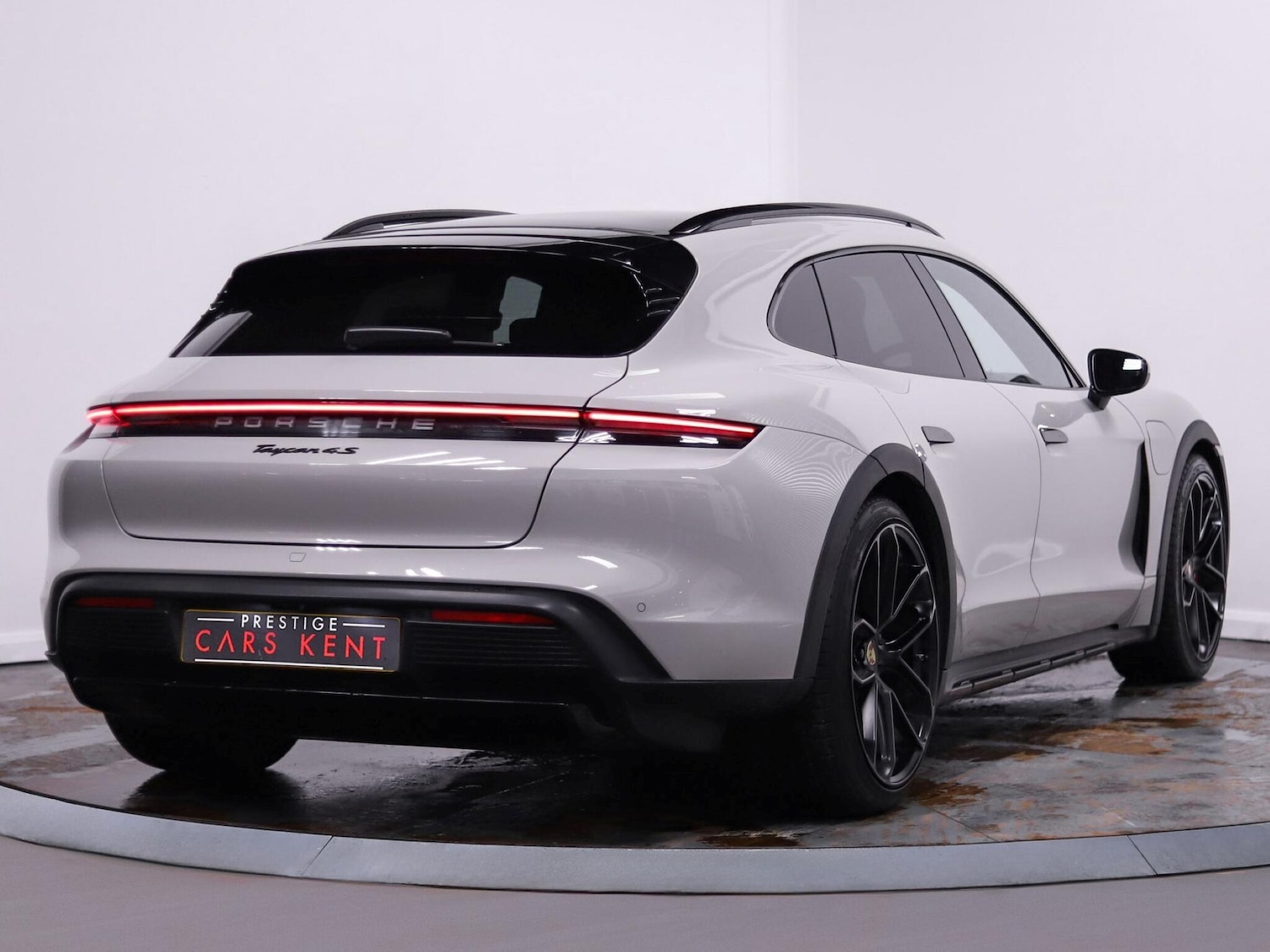 Used Porsche Taycan 2022 for sale - 77469079: Photo 11