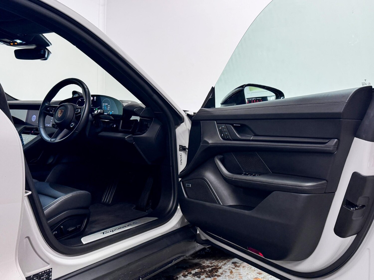 Used Porsche Taycan 2022 for sale - 77469079: Photo 17