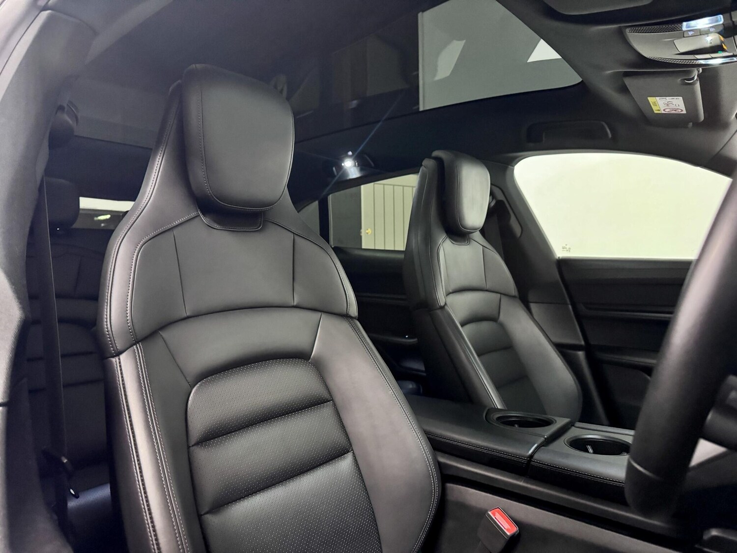 Used Porsche Taycan 2022 for sale - 77469079: Photo 27