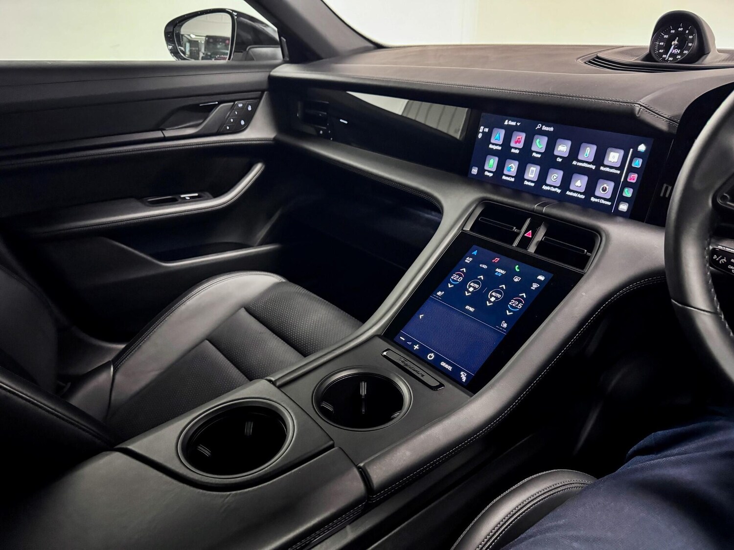 Used Porsche Taycan 2022 for sale - 77469079: Photo 31