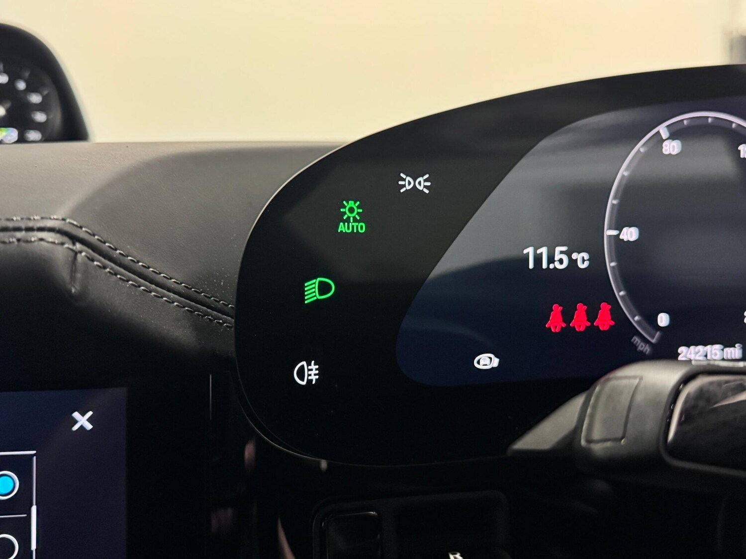 Used Porsche Taycan 2022 for sale - 77469079: Photo 38