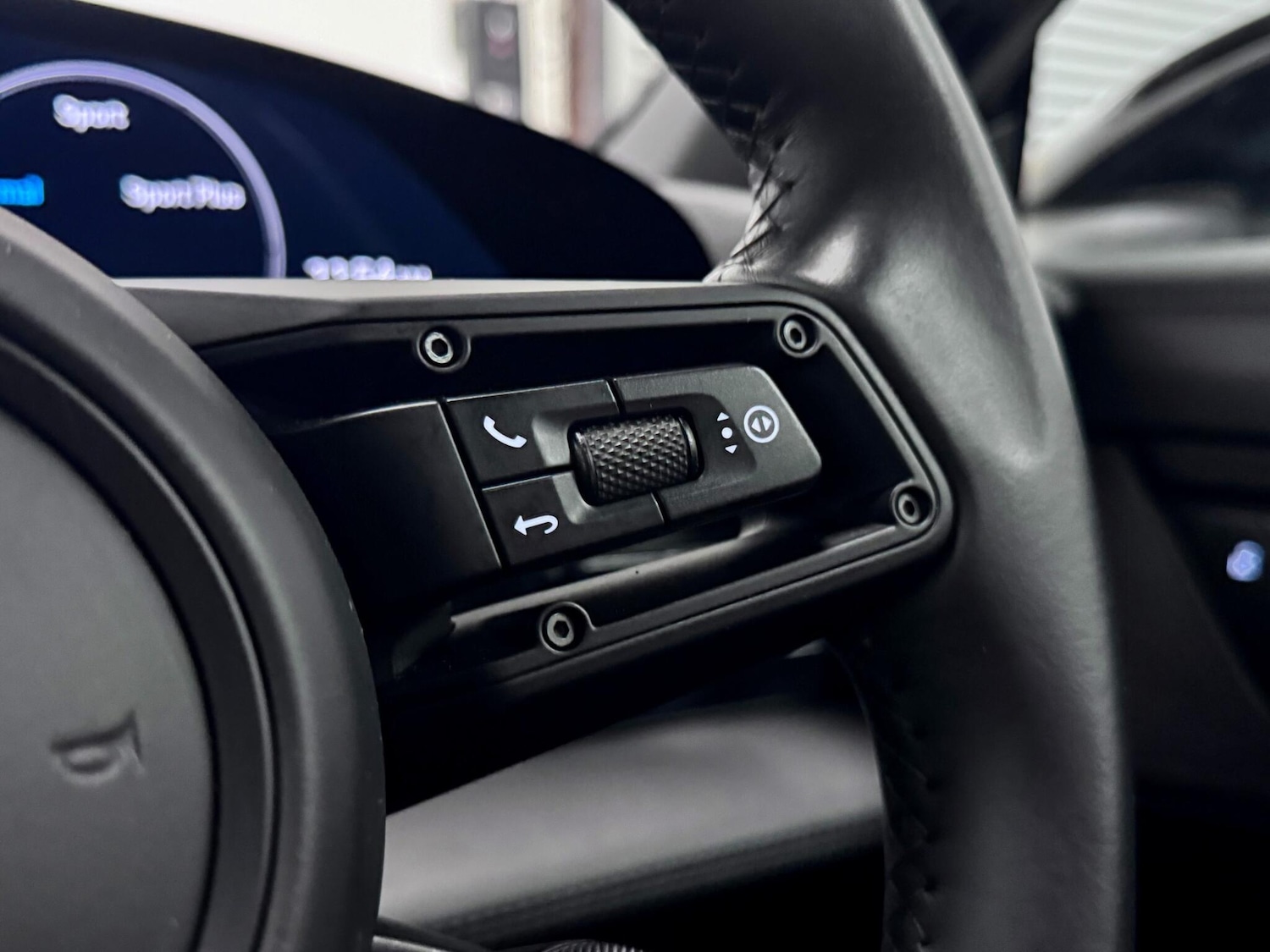 Used Porsche Taycan 2022 for sale - 77469079: Photo 42