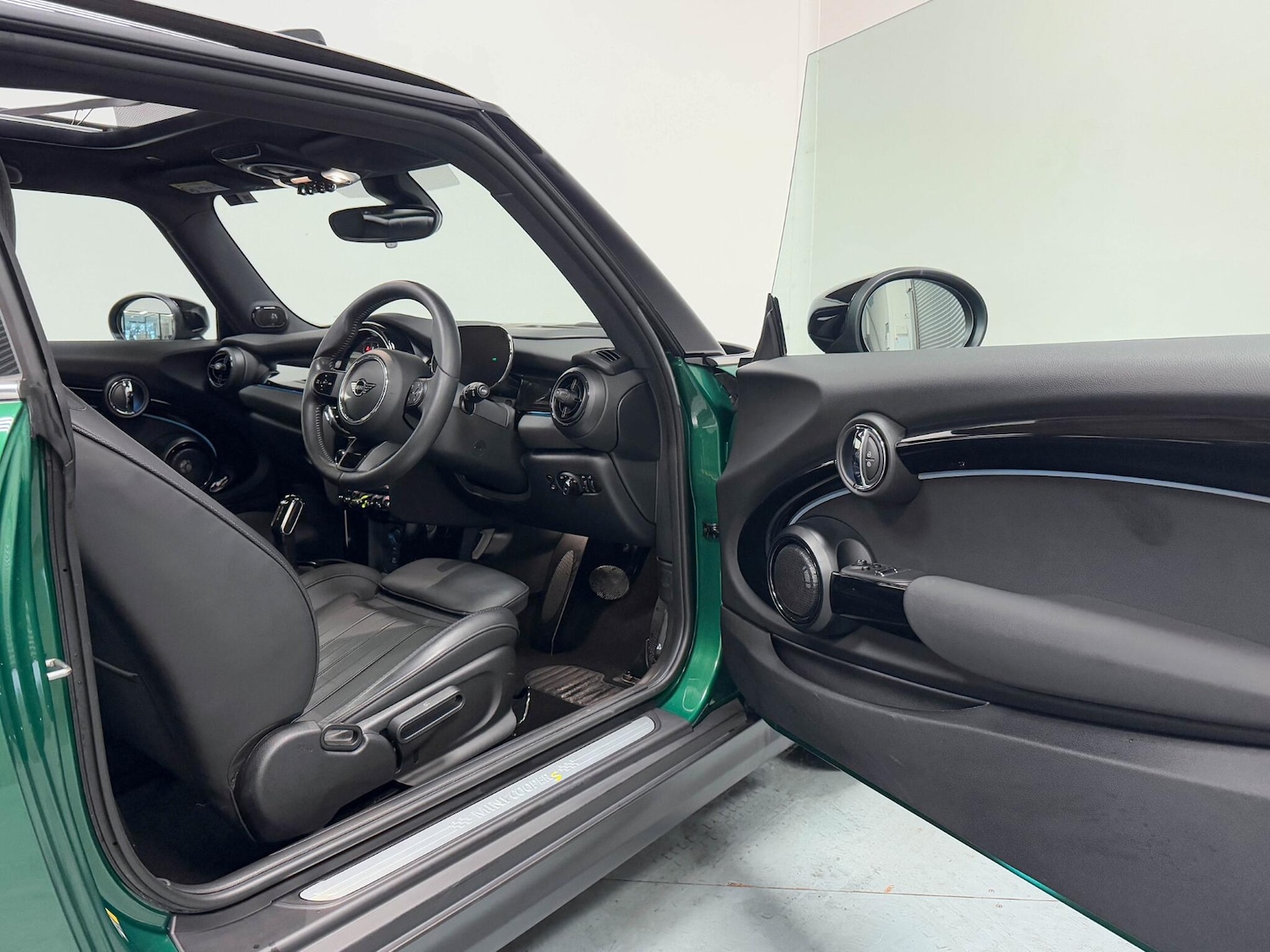 Used MINI Hatch 2023 for sale - 76200052: Photo 16