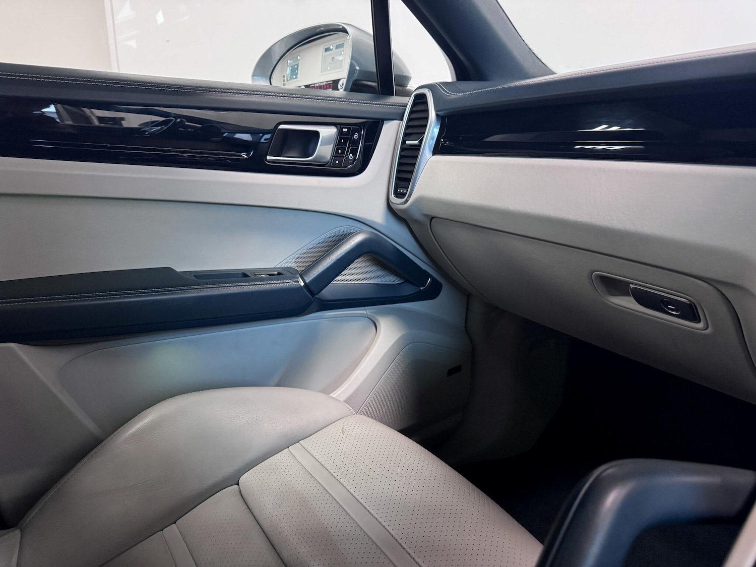 Used Porsche Cayenne 2021 for sale - 76646024: Photo 34