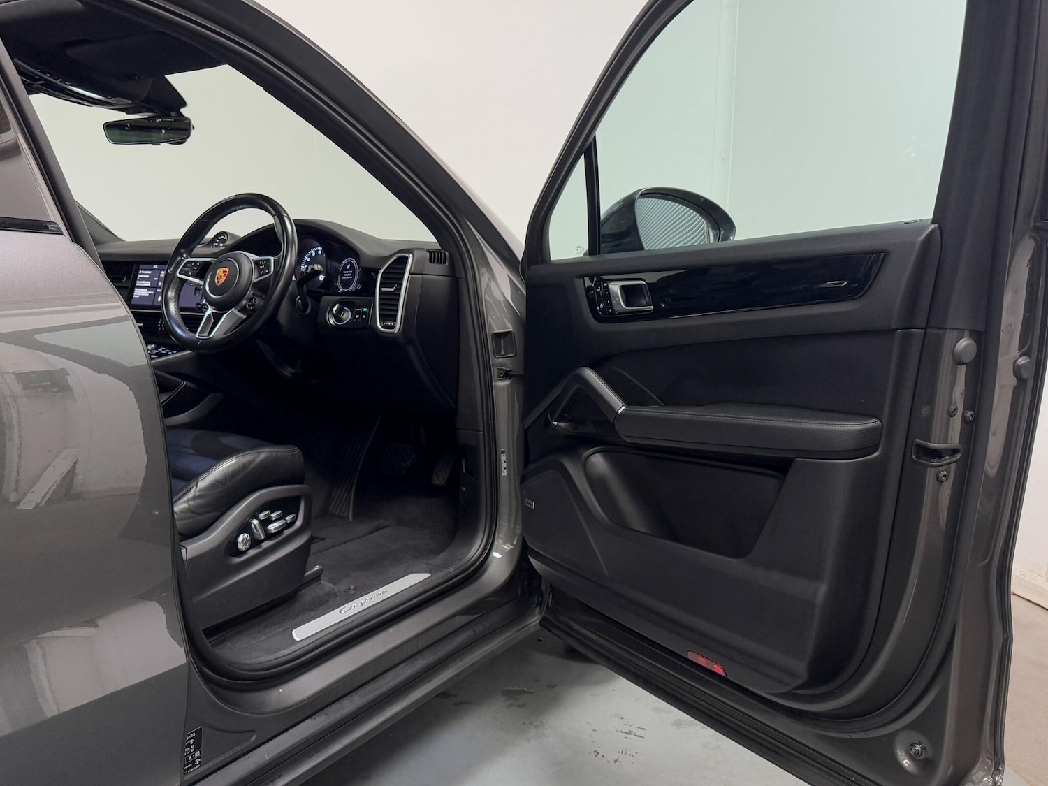 Used Porsche Cayenne 2020 for sale - 76294728: Photo 17
