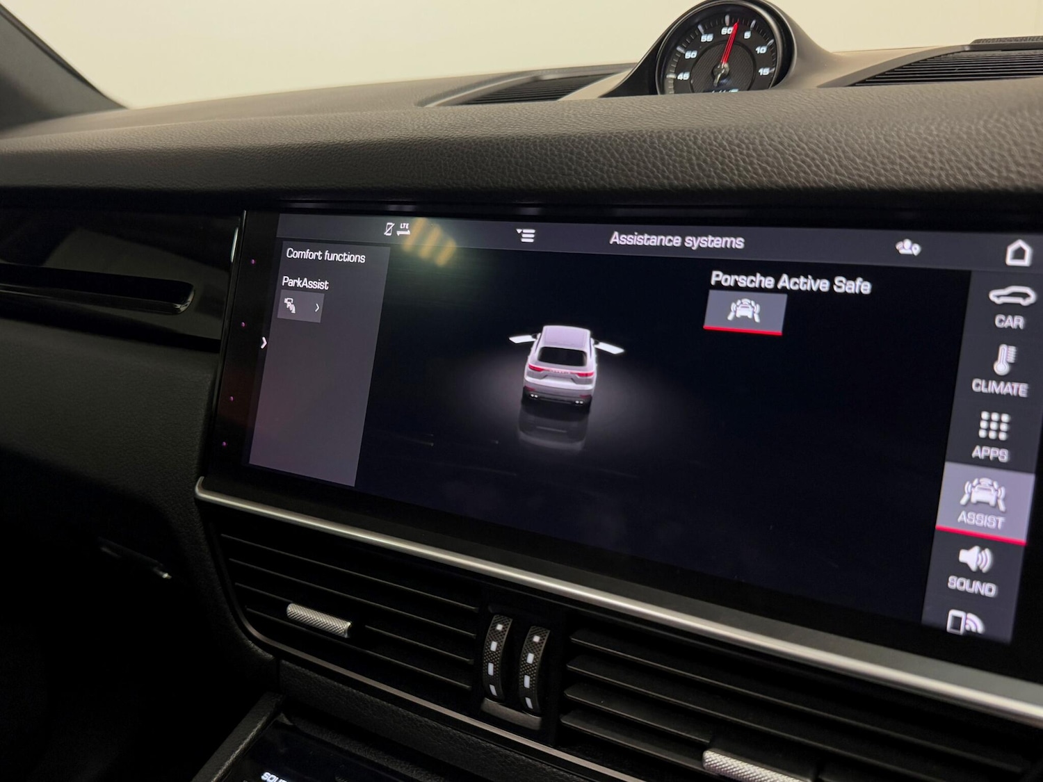 Used Porsche Cayenne 2020 for sale - 76294728: Photo 48