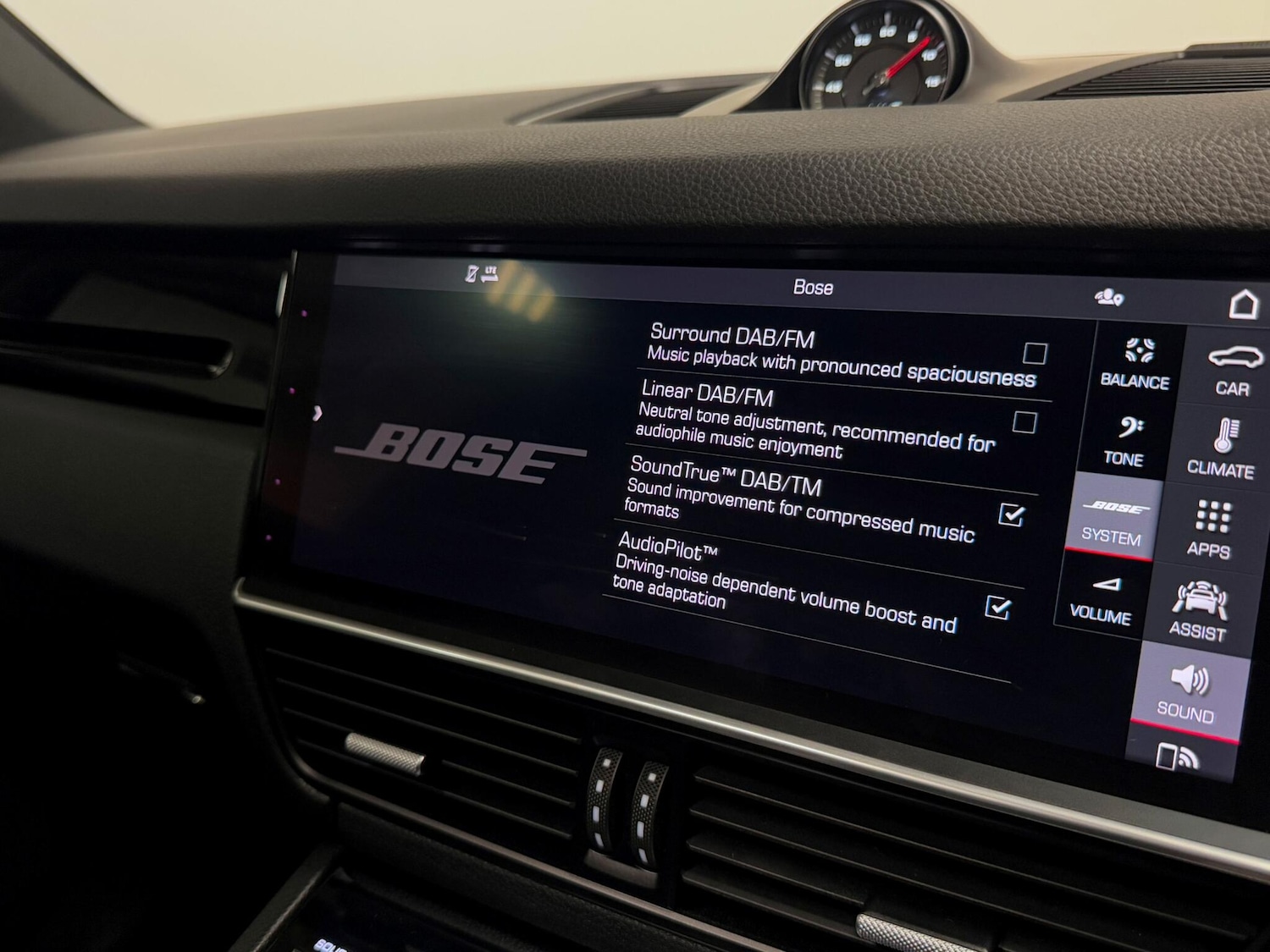 Used Porsche Cayenne 2020 for sale - 76294728: Photo 61