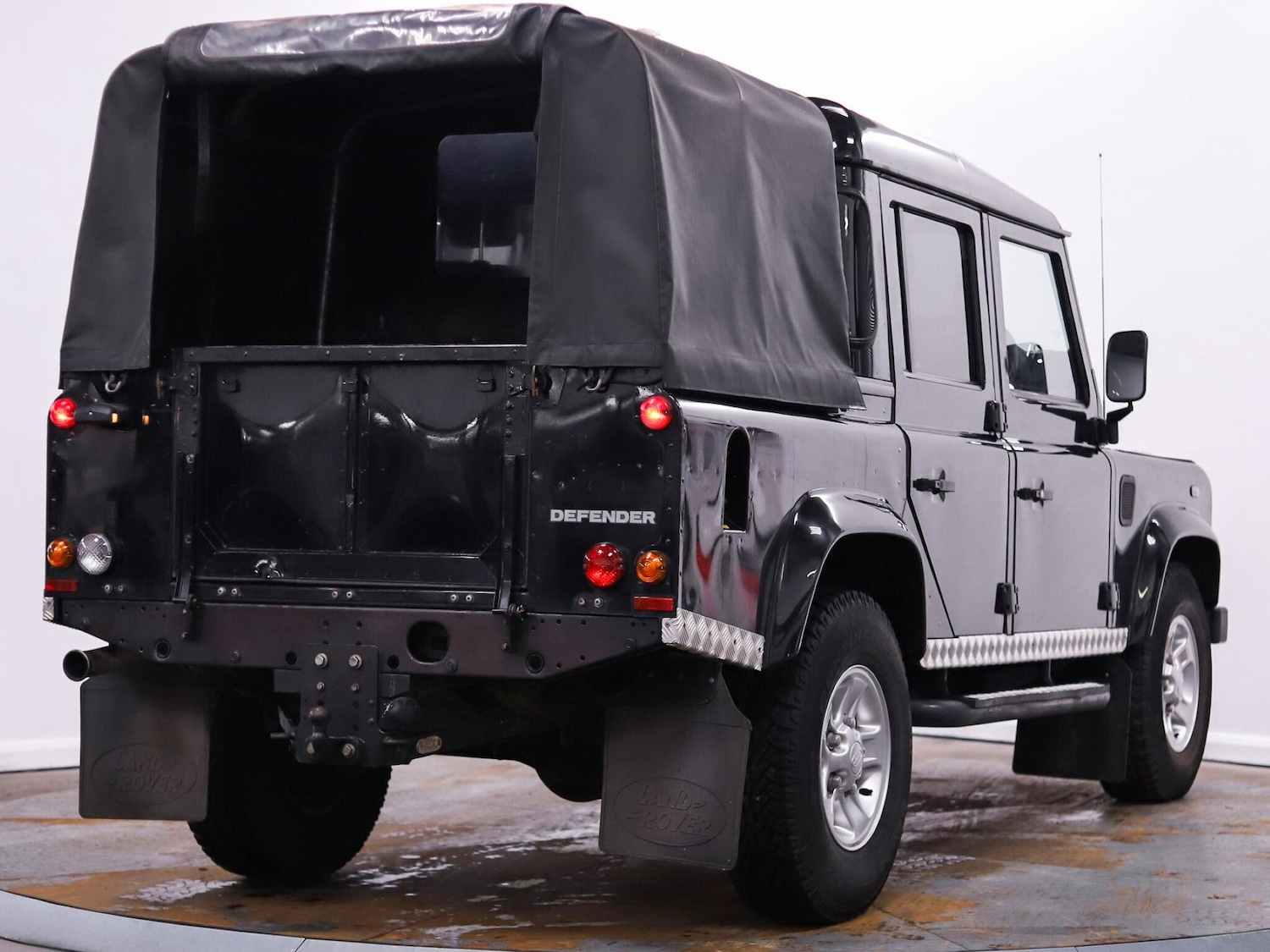 Used Land Rover Defender 110 2014 for sale - 77657979: Photo 12
