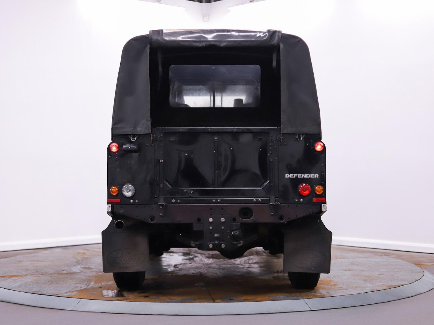 Used Land Rover Defender 110 2014 for sale - 77657979: Photo 14