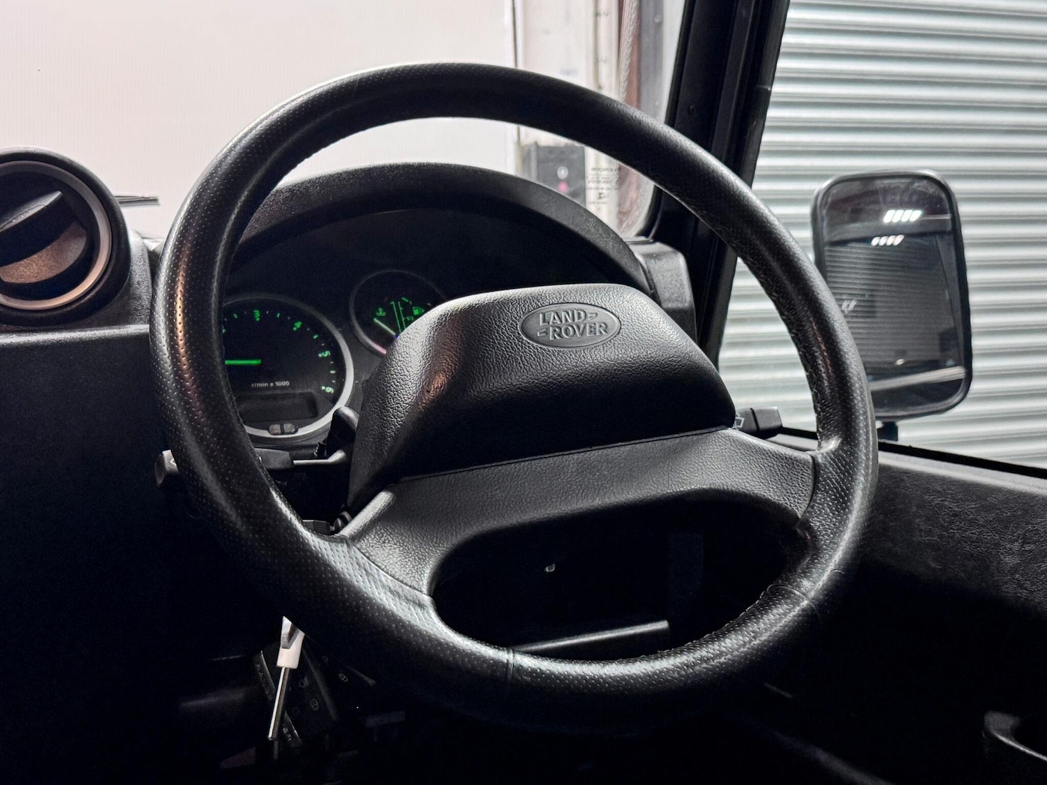 Used Land Rover Defender 110 2014 for sale - 77657979: Photo 34