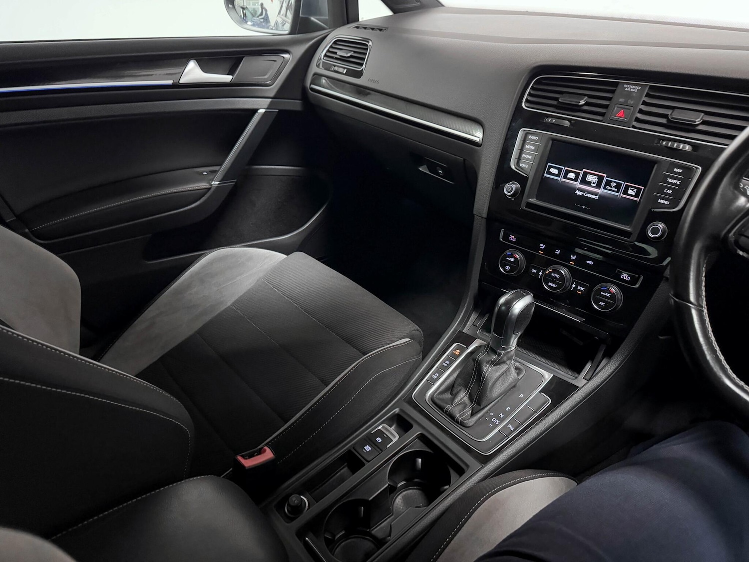 Used Volkswagen Golf for sale - 76457628: Photo 23