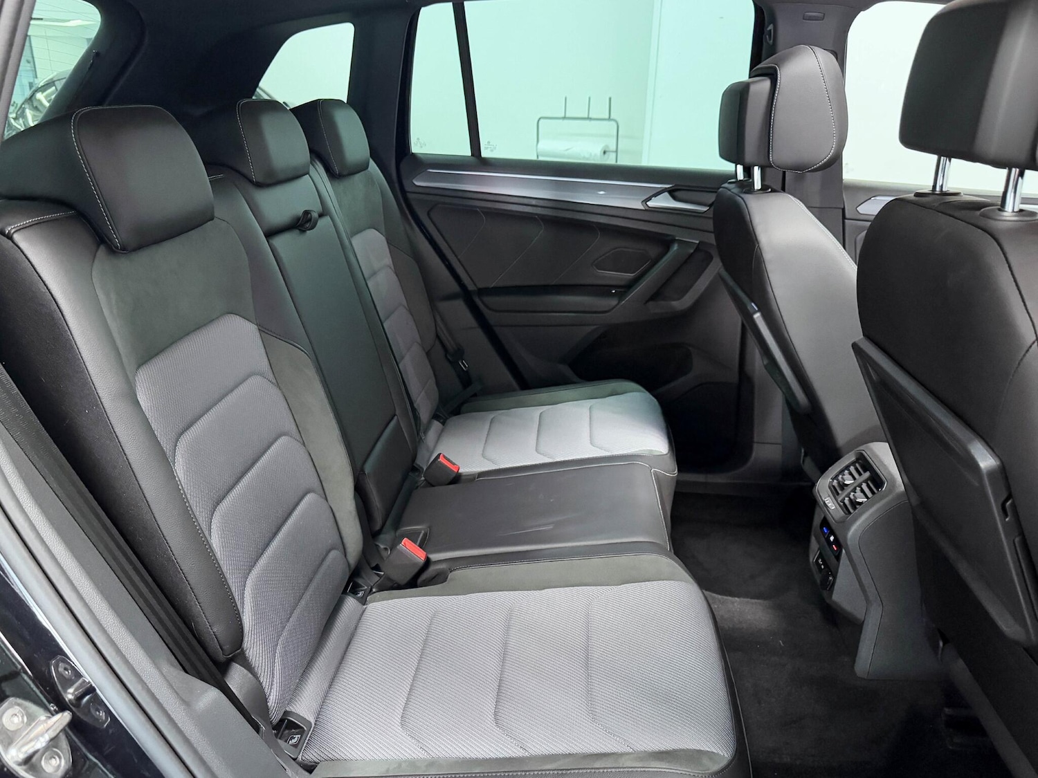 Used Volkswagen Tiguan 2020 for sale - 77143513: Photo 26