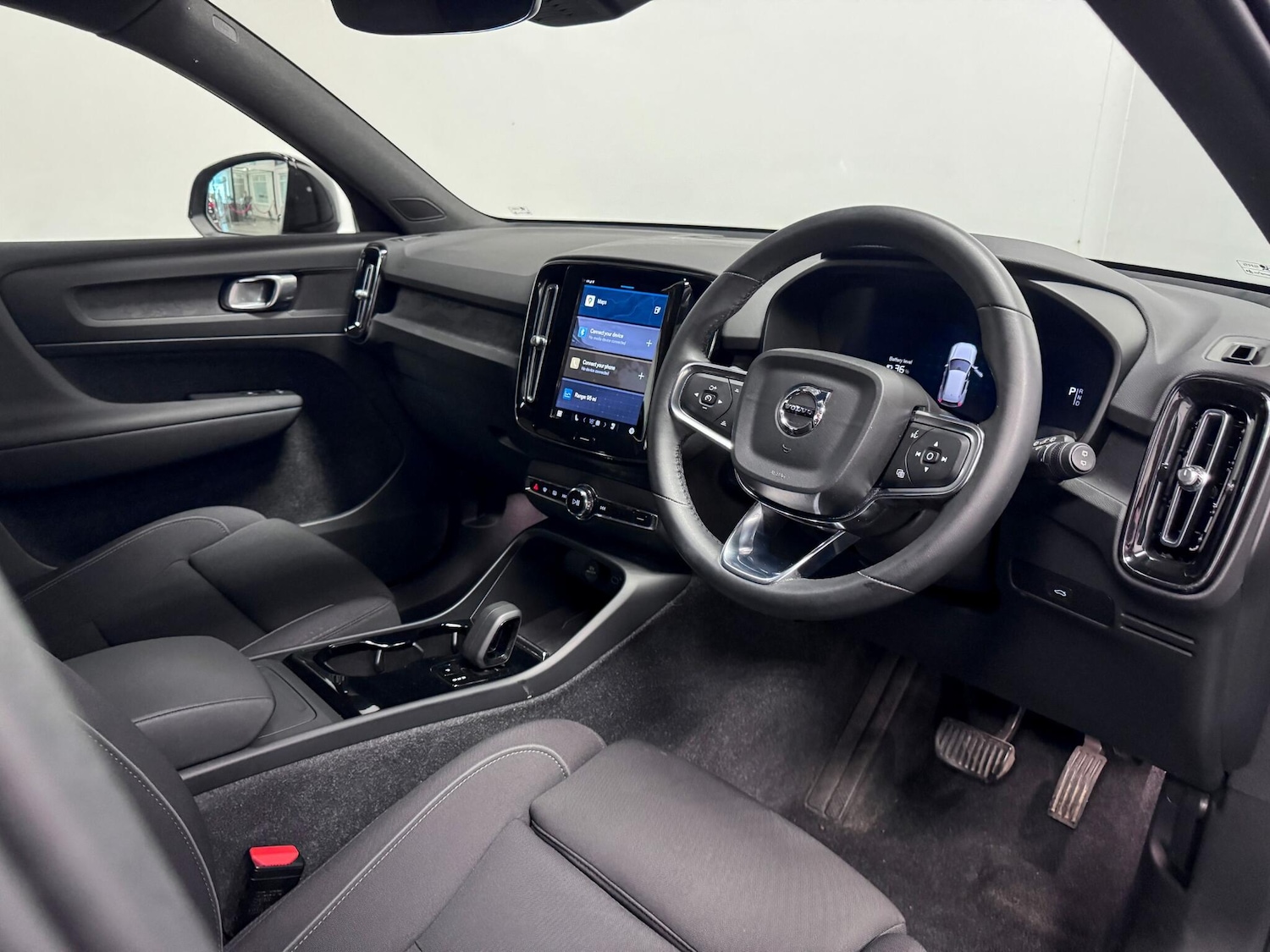 Used Volvo XC40 2023 for sale - 76765220: Photo 22