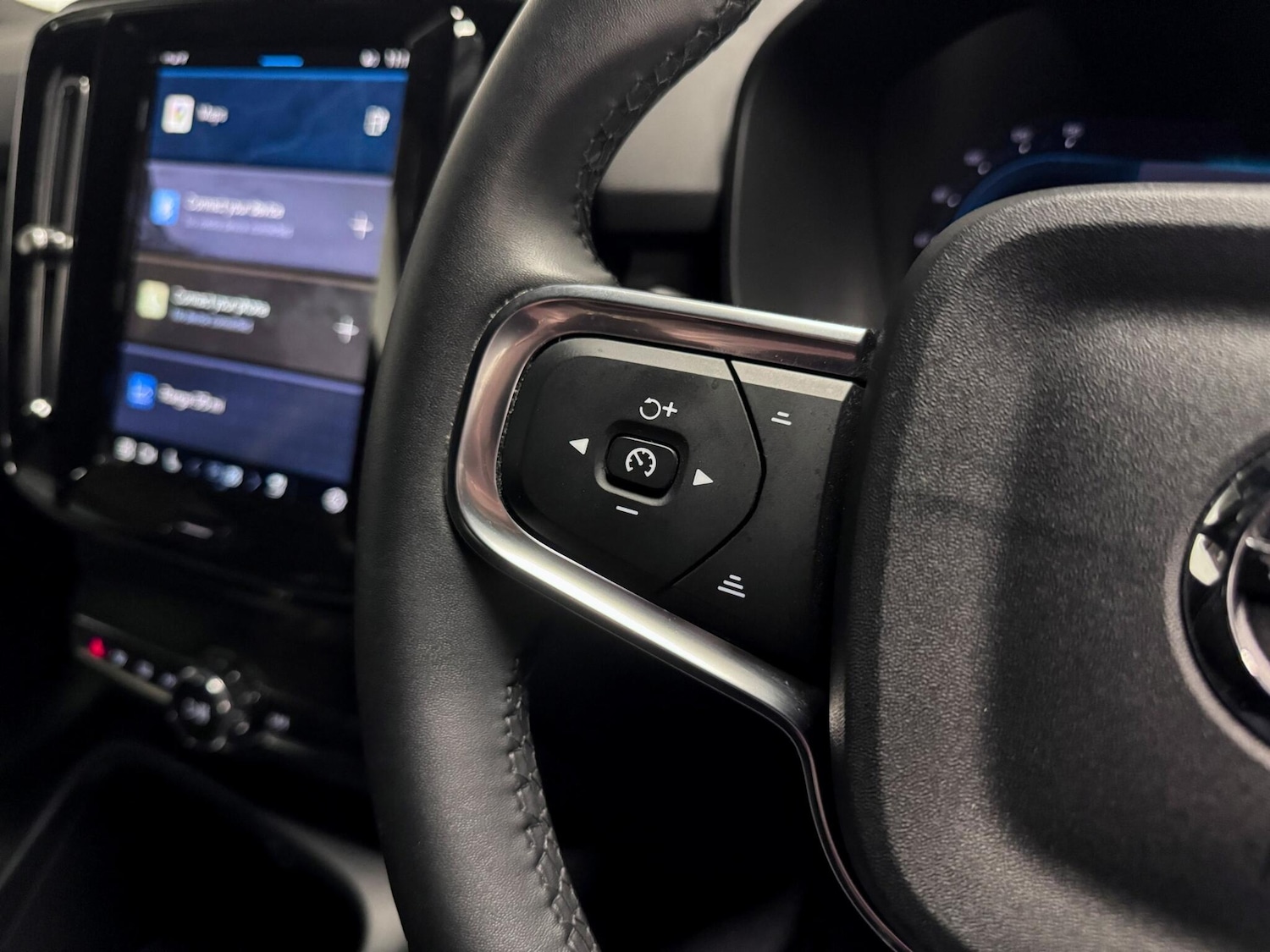 Used Volvo XC40 2023 for sale - 76765220: Photo 35