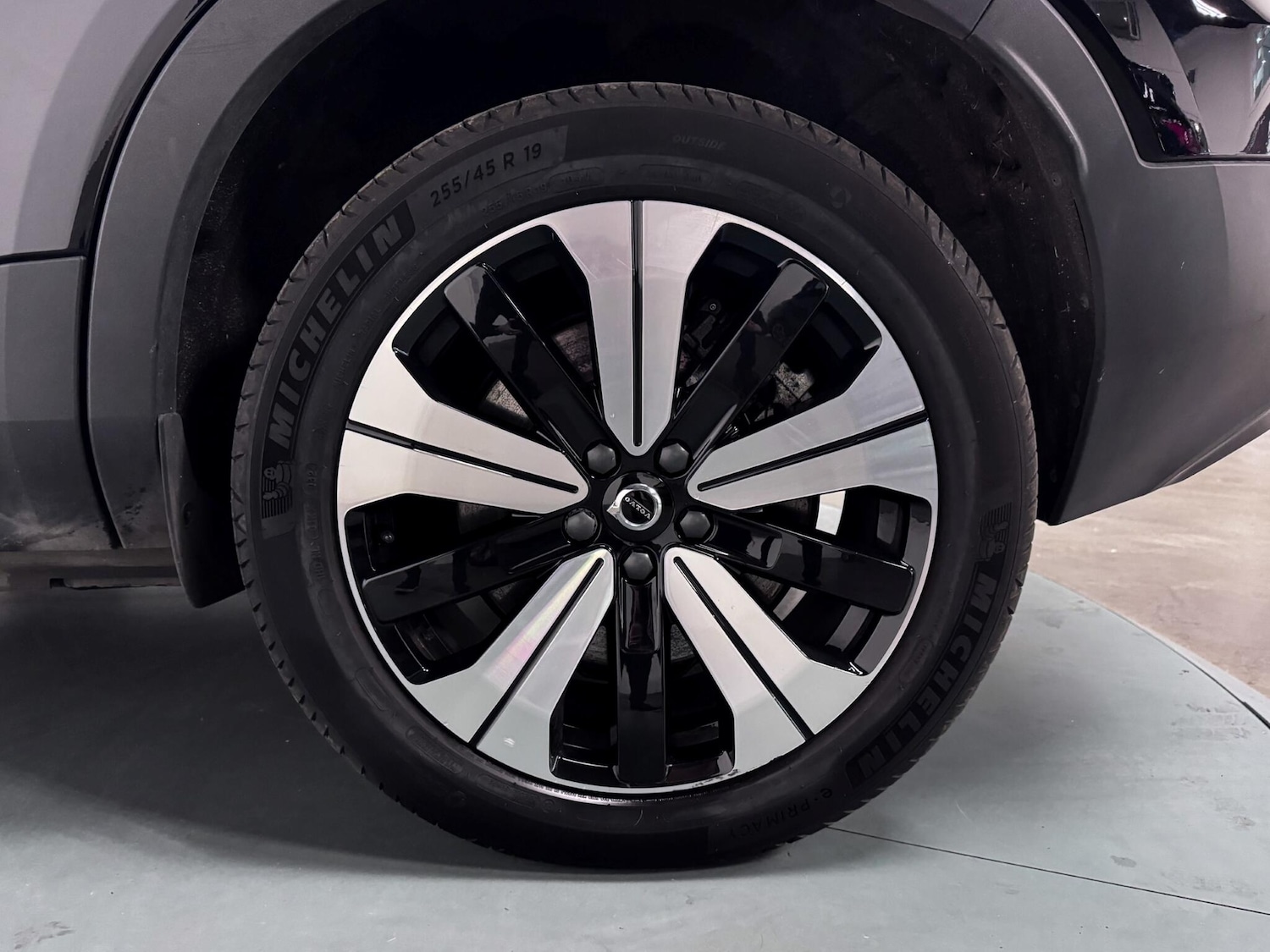 Used Volvo XC40 2023 for sale - 76765220: Photo 48