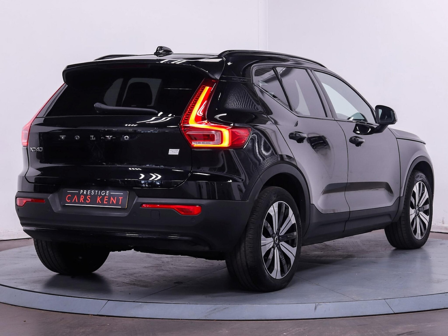 Used Volvo XC40 2023 for sale - 76765220: Photo 9