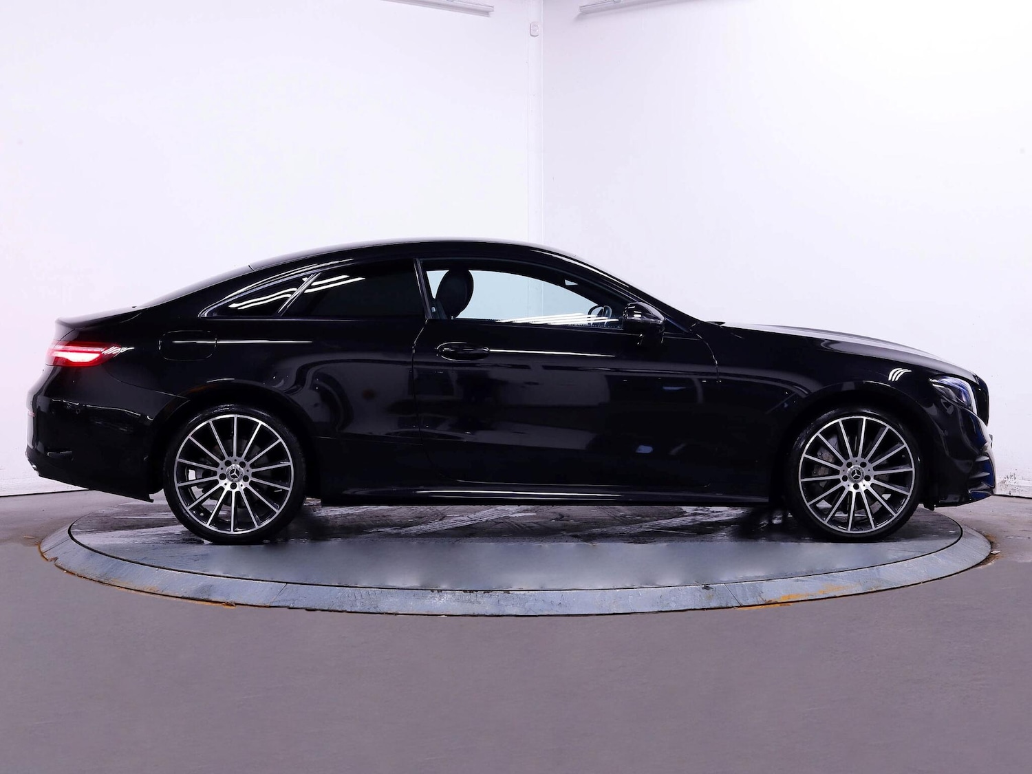 Used Mercedes-Benz E Class 2021 for sale - 77091044: Photo 8