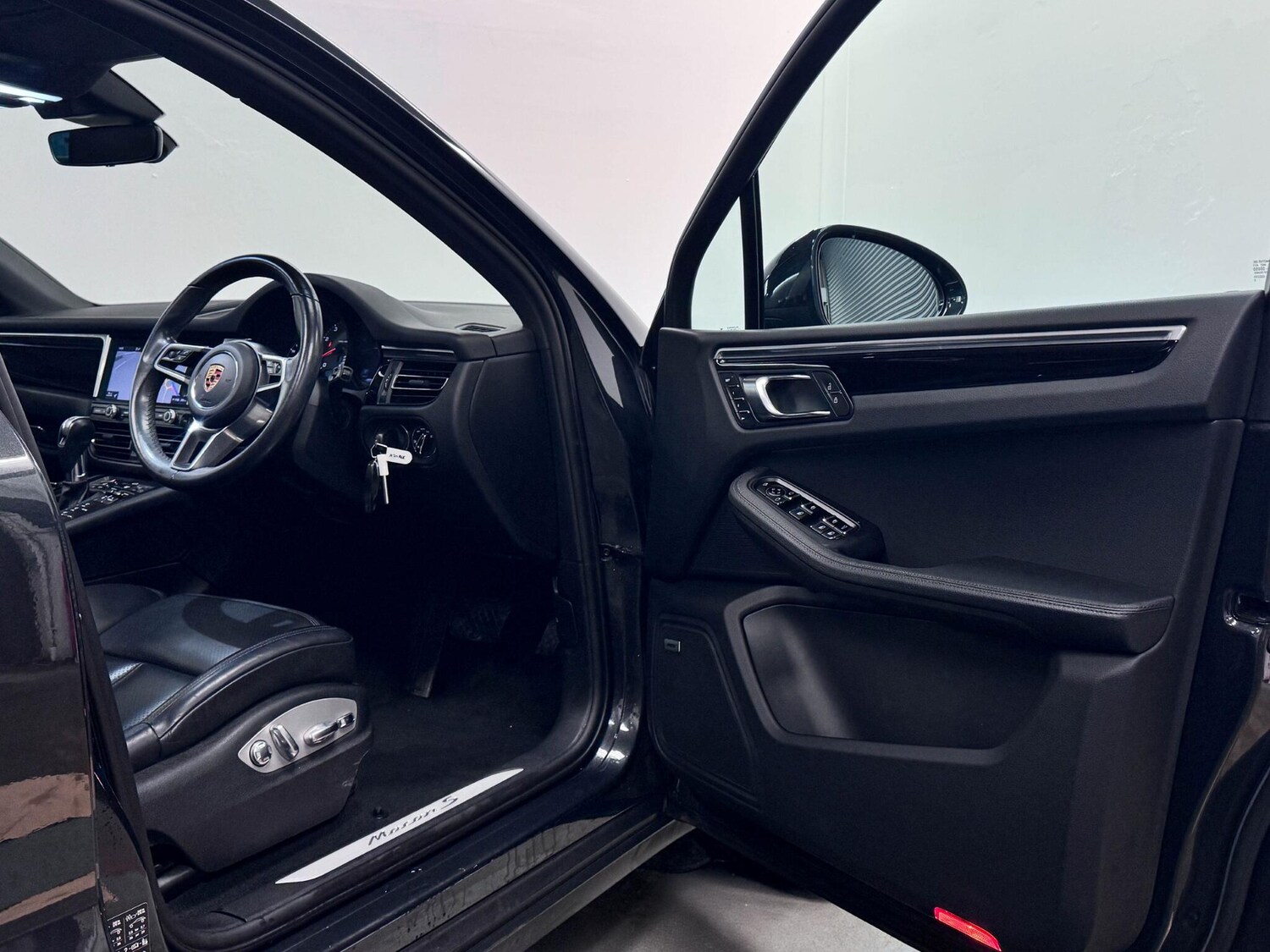 Used Porsche Macan 2020 for sale - 77684390: Photo 17