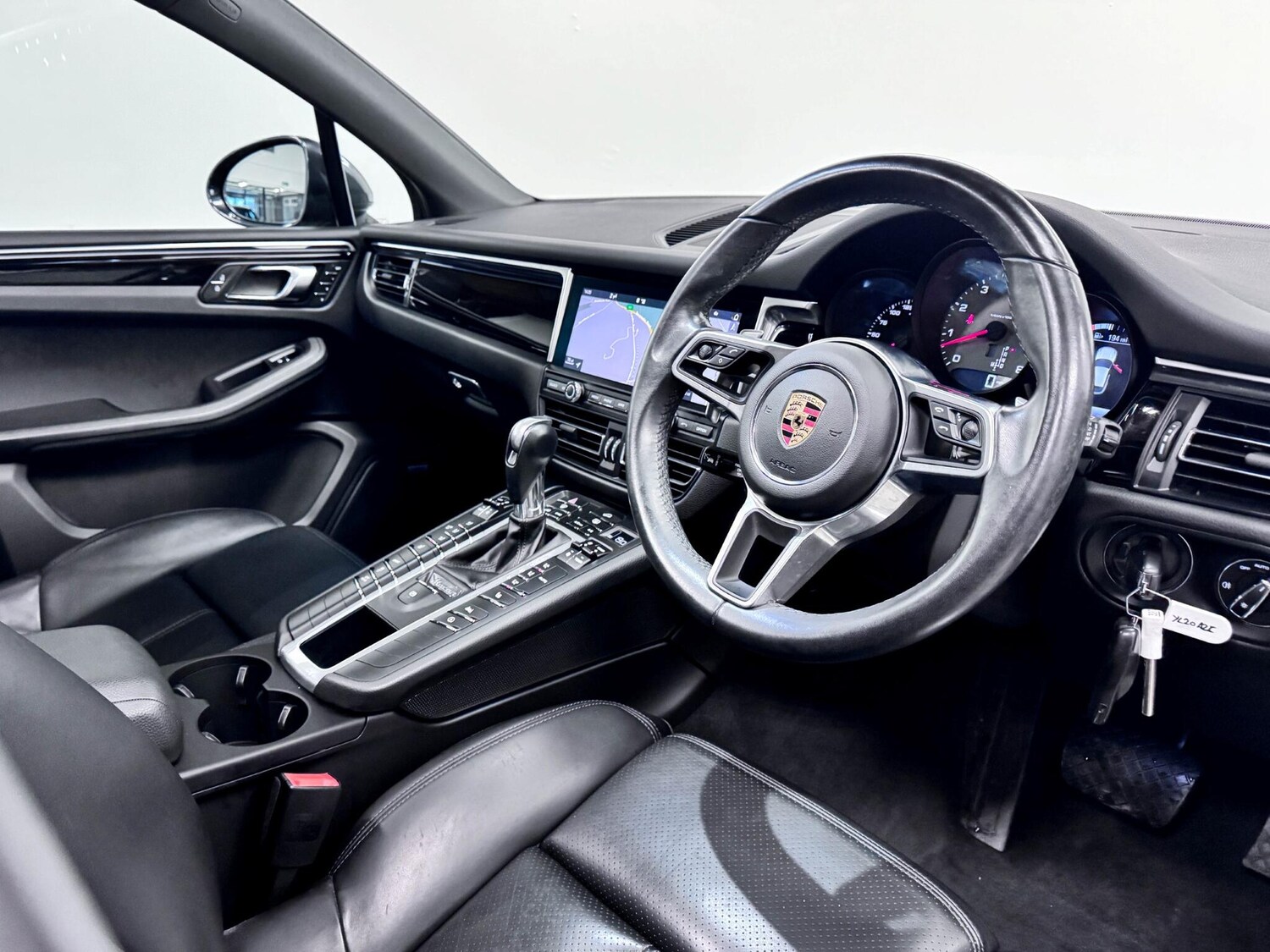 Used Porsche Macan 2020 for sale - 77684390: Photo 22