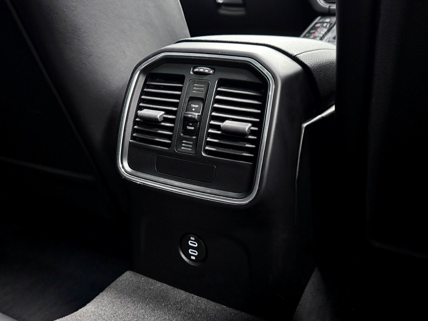 Used Porsche Macan 2020 for sale - 77684390: Photo 28