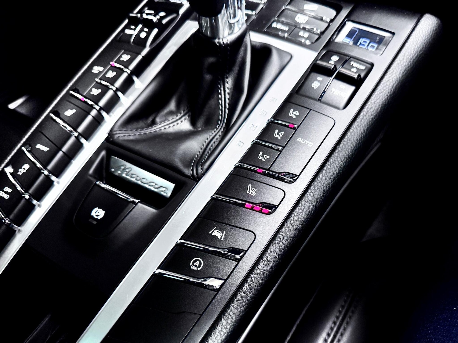 Used Porsche Macan 2020 for sale - 77684390: Photo 33