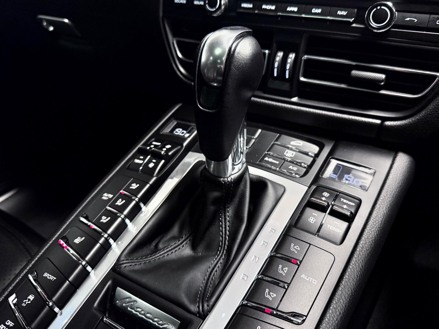 Used Porsche Macan 2020 for sale - 77684390: Photo 35