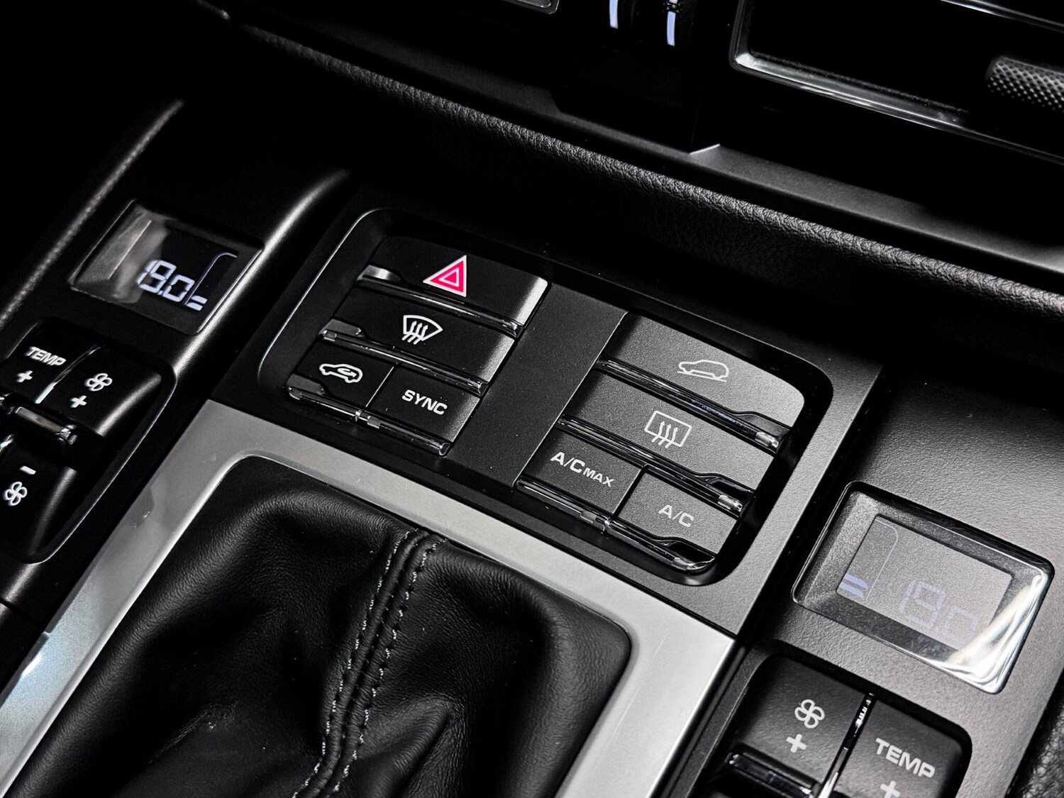 Used Porsche Macan 2020 for sale - 77684390: Photo 36