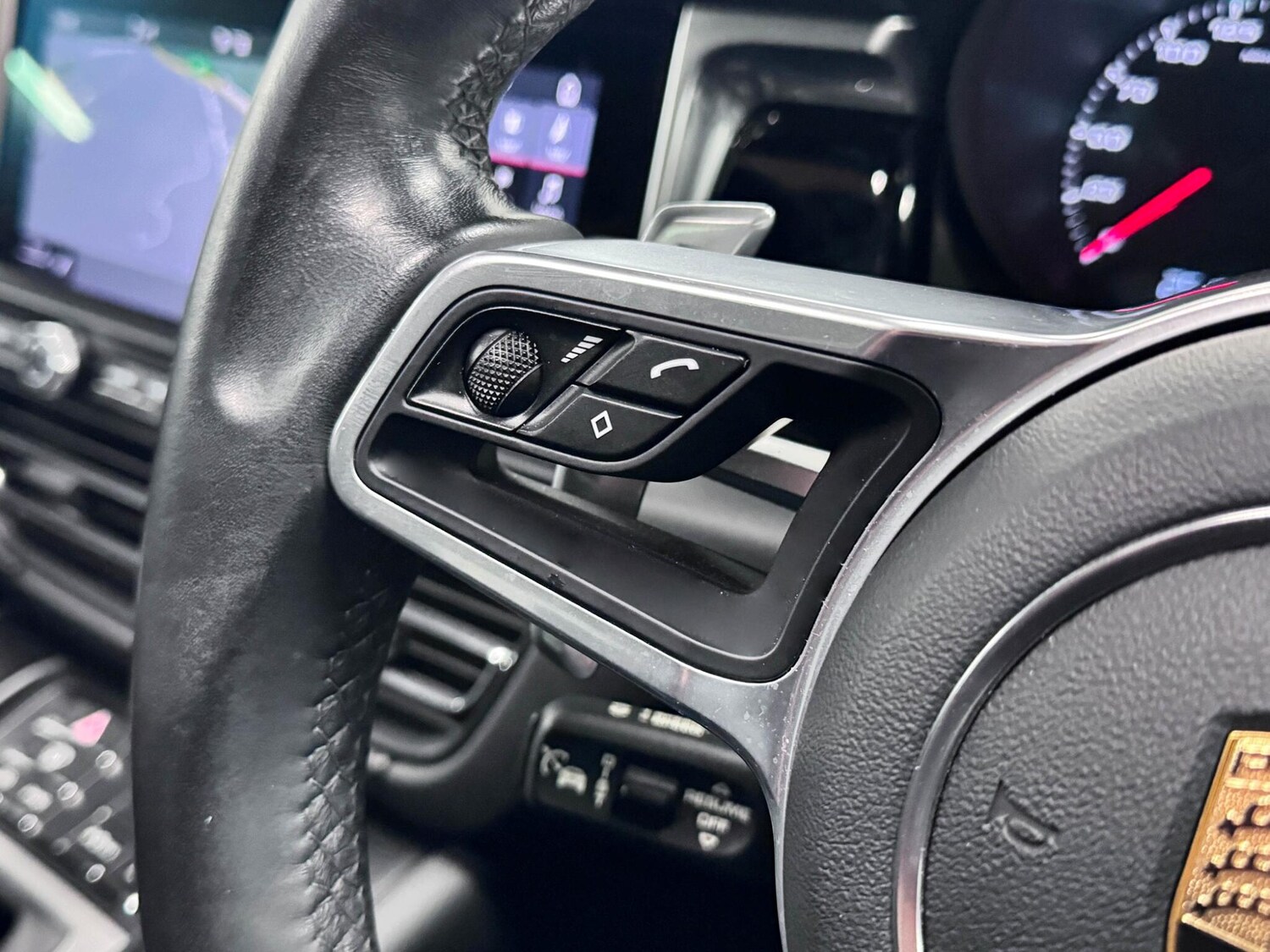 Used Porsche Macan 2020 for sale - 77684390: Photo 40