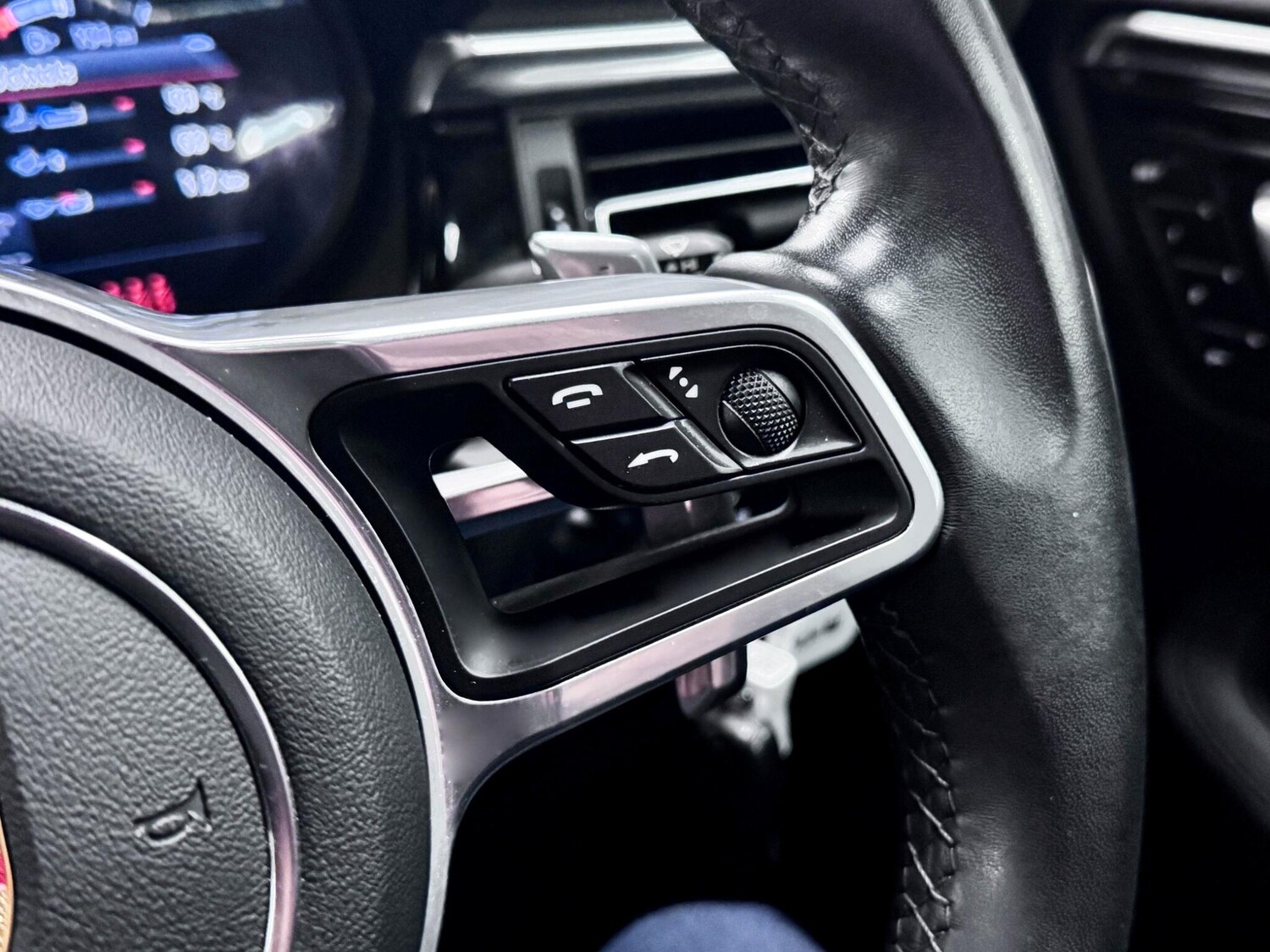 Used Porsche Macan 2020 for sale - 77684390: Photo 42