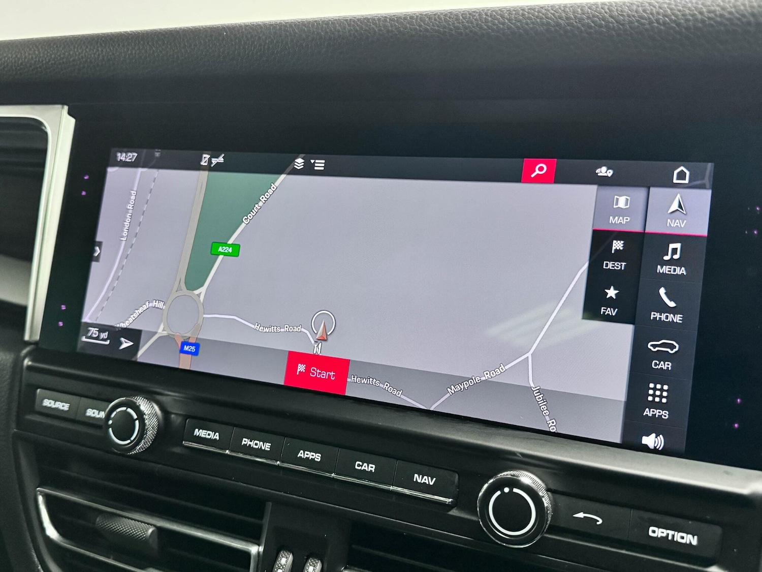 Used Porsche Macan 2020 for sale - 77684390: Photo 43