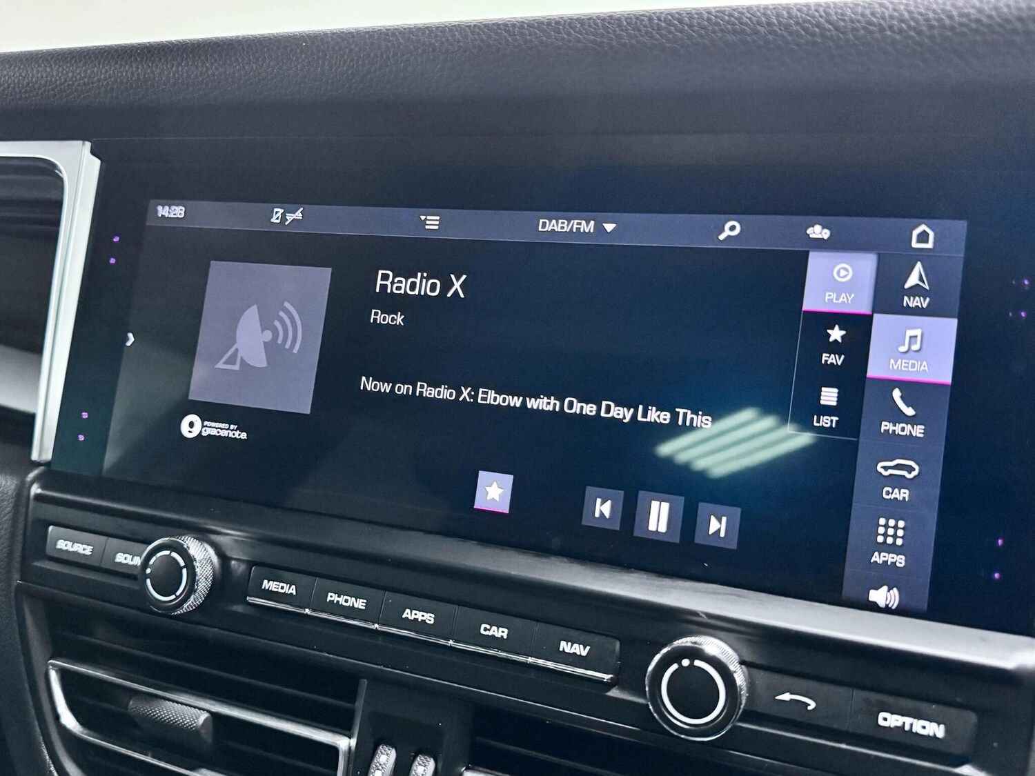 Used Porsche Macan 2020 for sale - 77684390: Photo 46