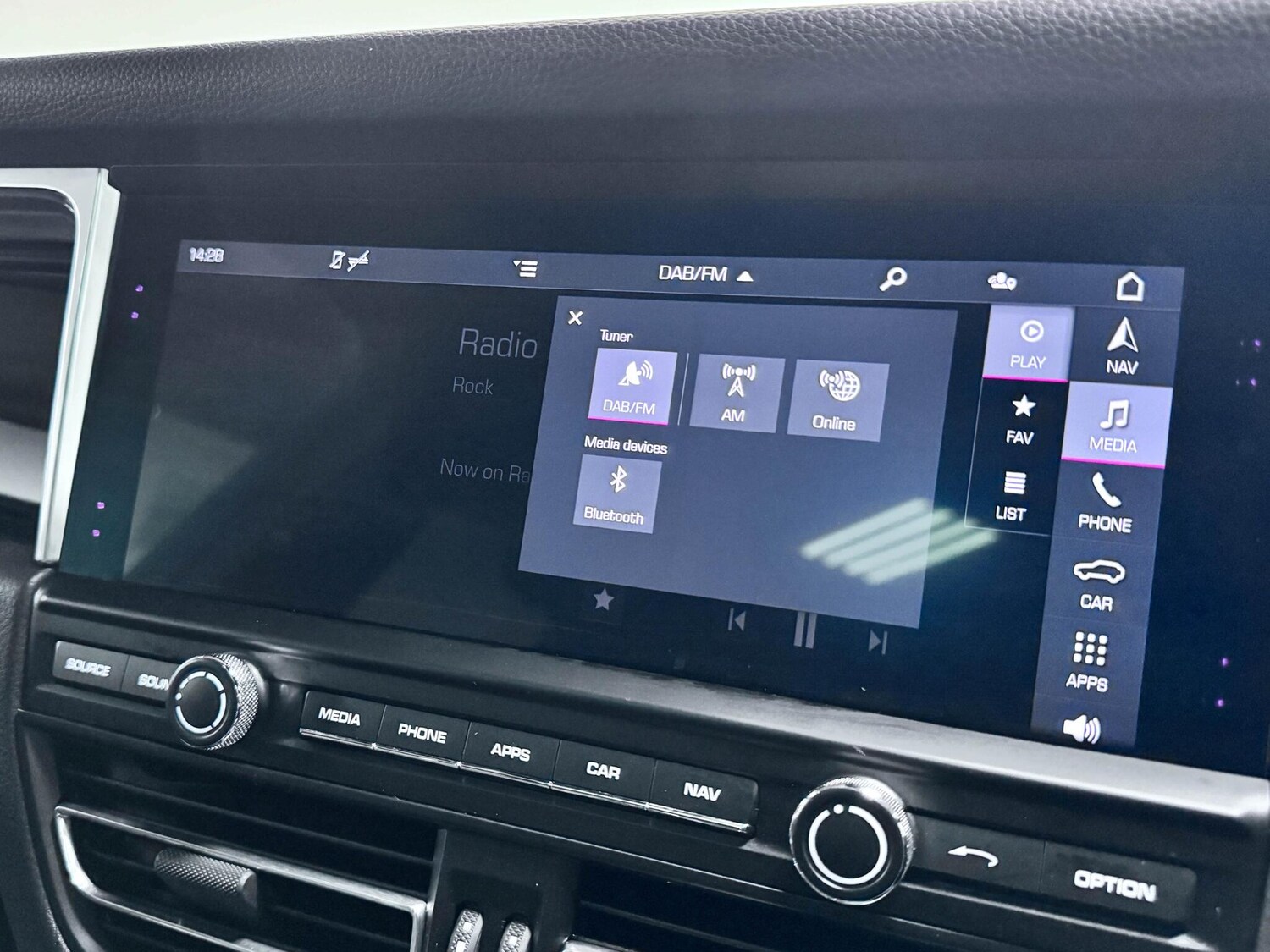 Used Porsche Macan 2020 for sale - 77684390: Photo 47