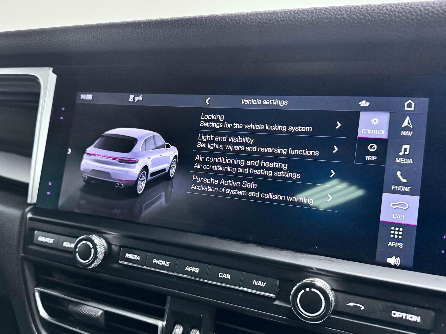 Used Porsche Macan 2020 for sale - 77684390: Photo 50