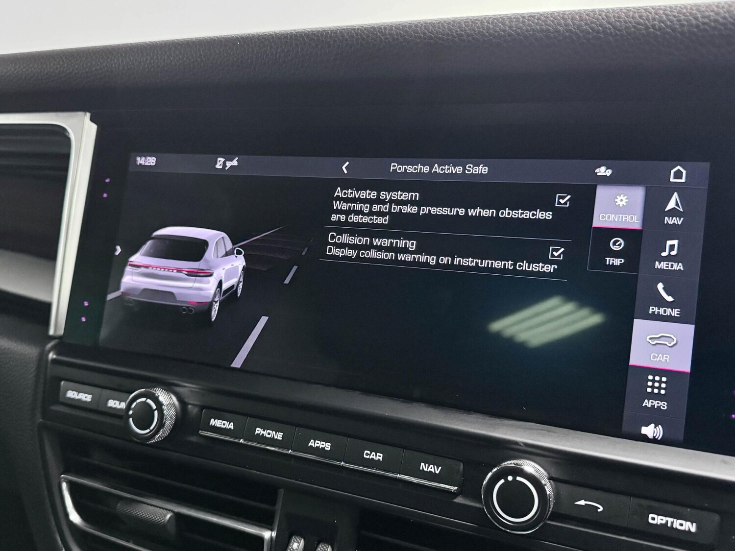 Used Porsche Macan 2020 for sale - 77684390: Photo 51