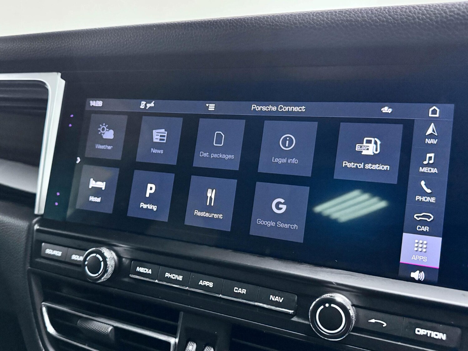 Used Porsche Macan 2020 for sale - 77684390: Photo 52