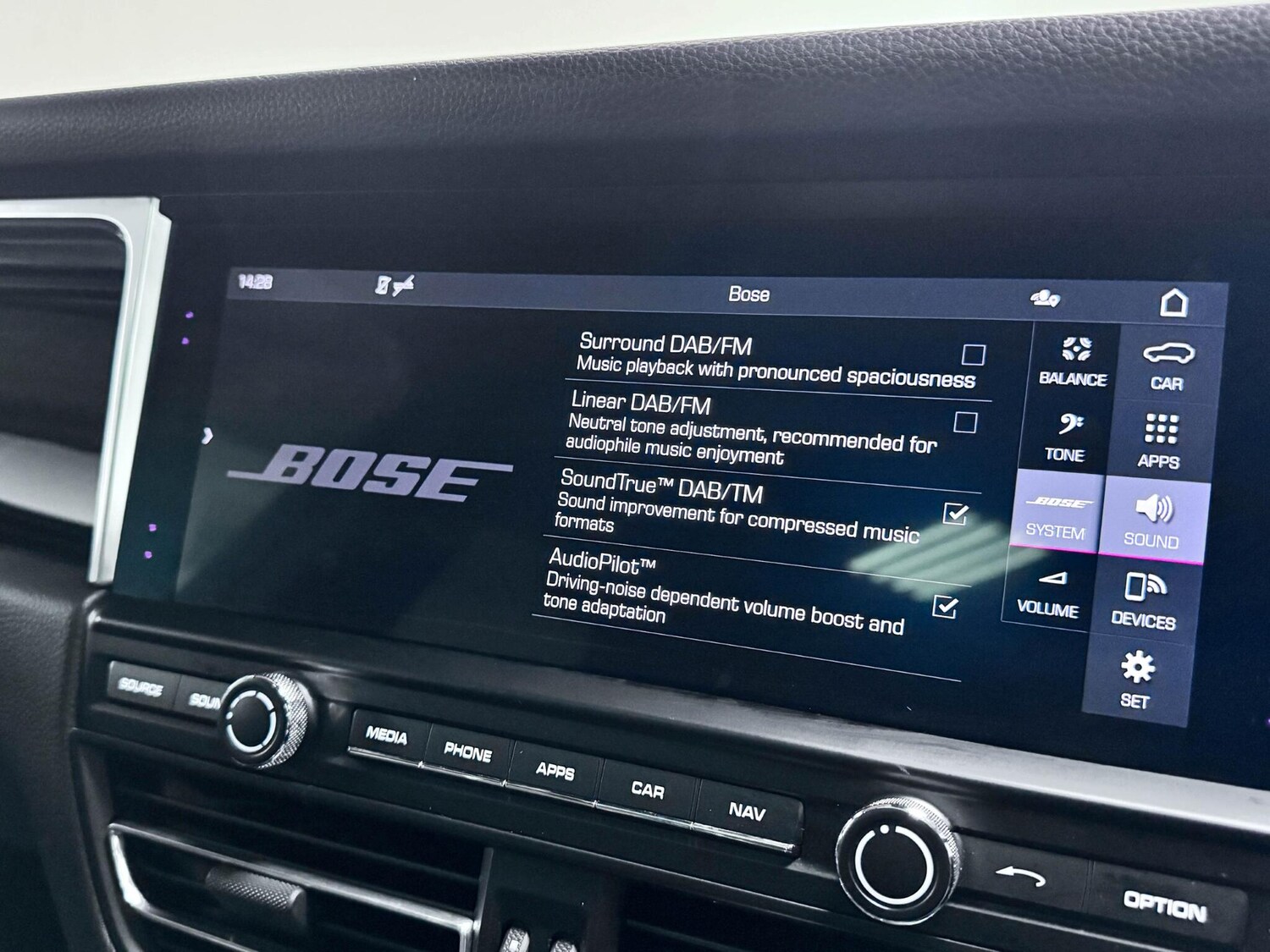 Used Porsche Macan 2020 for sale - 77684390: Photo 54