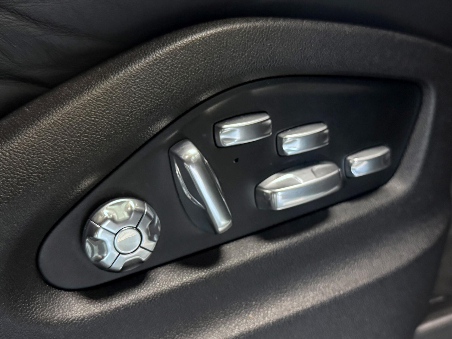 Used Porsche Cayenne 2019 for sale - 76701891: Photo 18