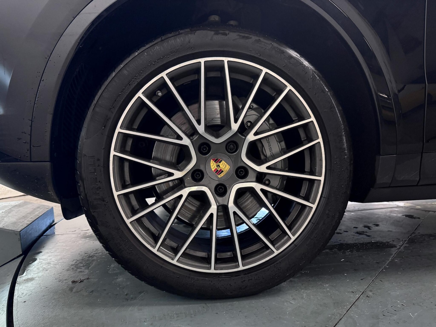 Used Porsche Cayenne 2019 for sale - 76701891: Photo 64