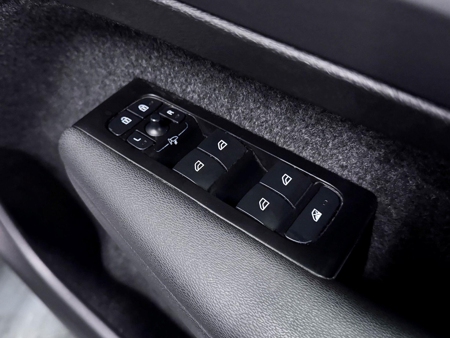 Used Volvo XC40 2022 for sale - 76388484: Photo 17